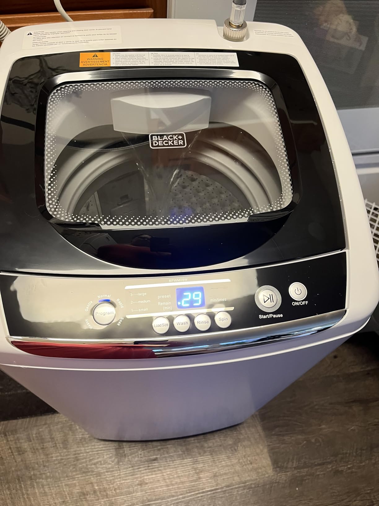 BLACK+DECKER 4.1 Cu. Ft. Top Loading Washing Machine with Agitator, Full Size Washing Machine with Glass Lid and Stainless Steel Tub, Machine with LED Display, 10 Wash Cycles, 120V, BTLW41MW, White customer photo 1
