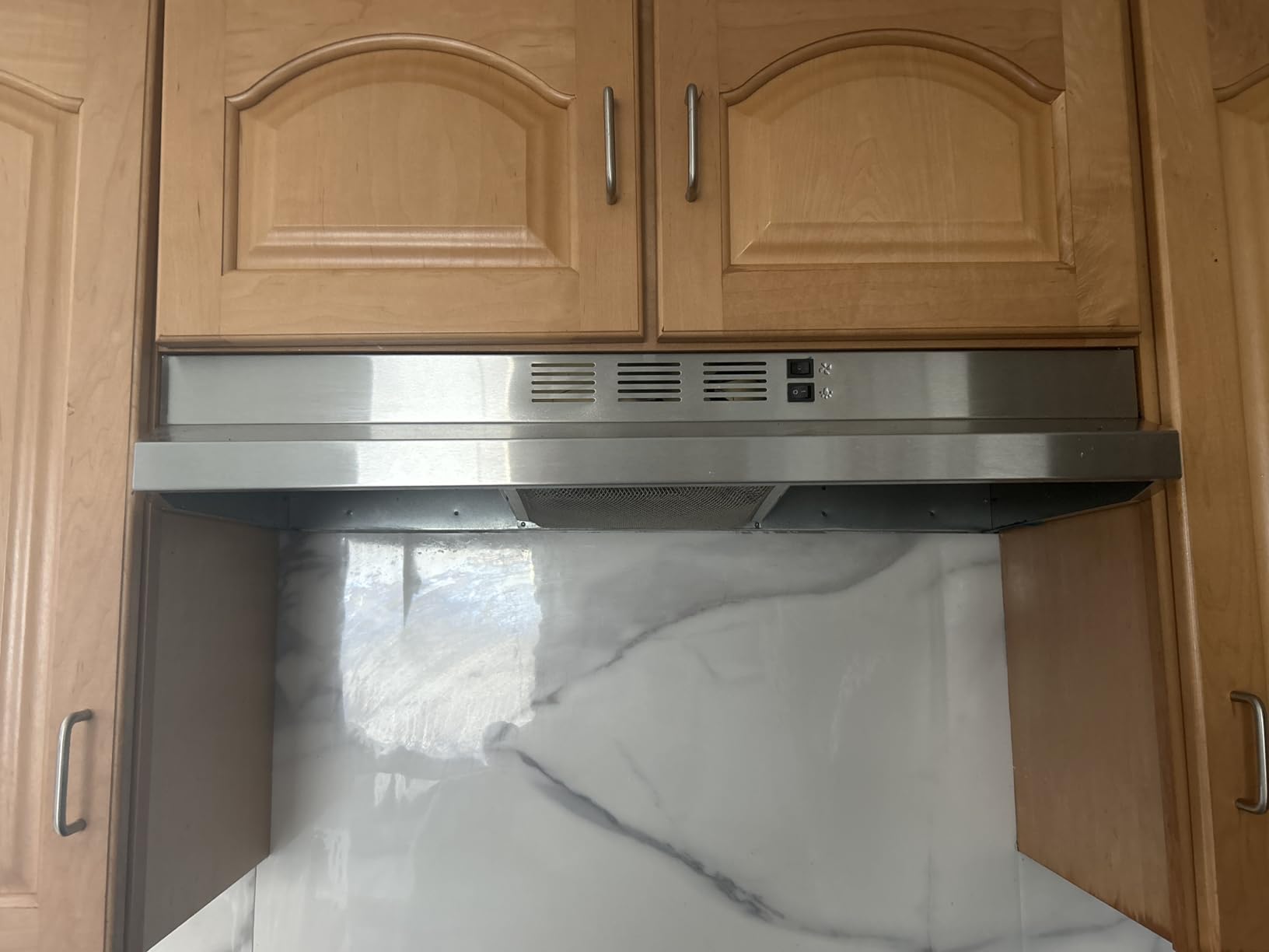 FIREGAS Range Hood 36 inch Under Cabinet, Ducted/Ductless Convertible Kitchen Hood, Stainless Steel Stove Vent Hood with LED Light, 2 Speed Exhaust Fan, Silver customer photo 1