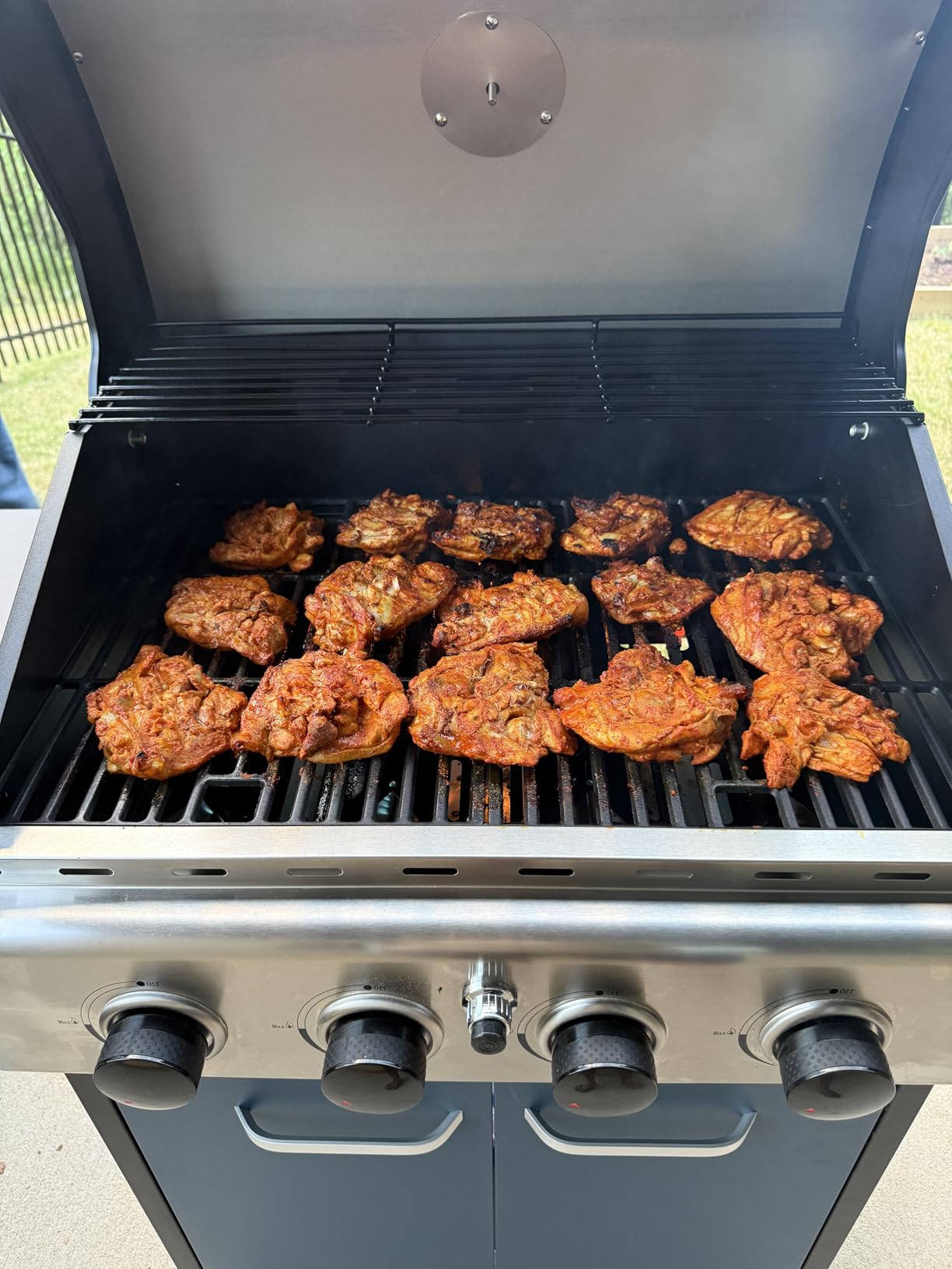 Sophia & William 4-Burner Gas BBQ Grill with Side Burner and Porcelain-Enameled Cast Iron Grates, 42,000BTU Propane Grills Outdoor Cooking Barbecue Cabinet Style, Blue customer photo 1
