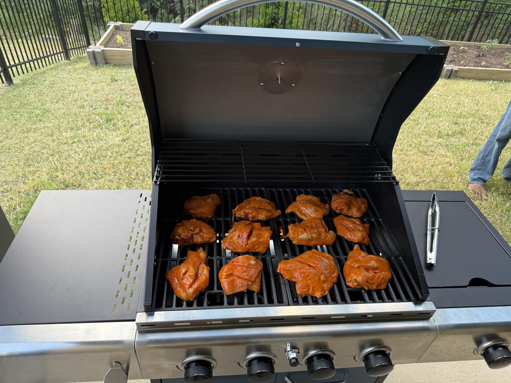 Sophia & William 4-Burner Gas BBQ Grill with Side Burner and Porcelain-Enameled Cast Iron Grates, 42,000BTU Propane Grills Outdoor Cooking Barbecue Cabinet Style, Blue customer photo 2