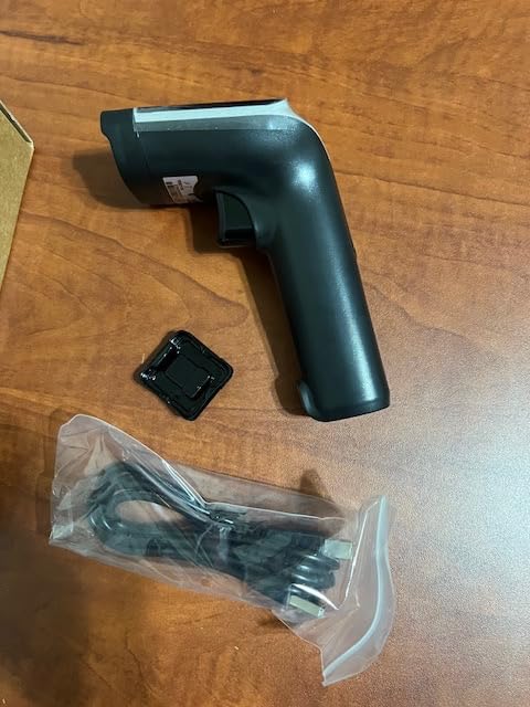 Industrial 2D Bluetooth Barcode Scanner with Charging Base,Bluetooth & 433MHz Wireless 2-in-1 1968ft Transmission Distance,Auto-scanning Available,Support on DPM Code customer photo 1