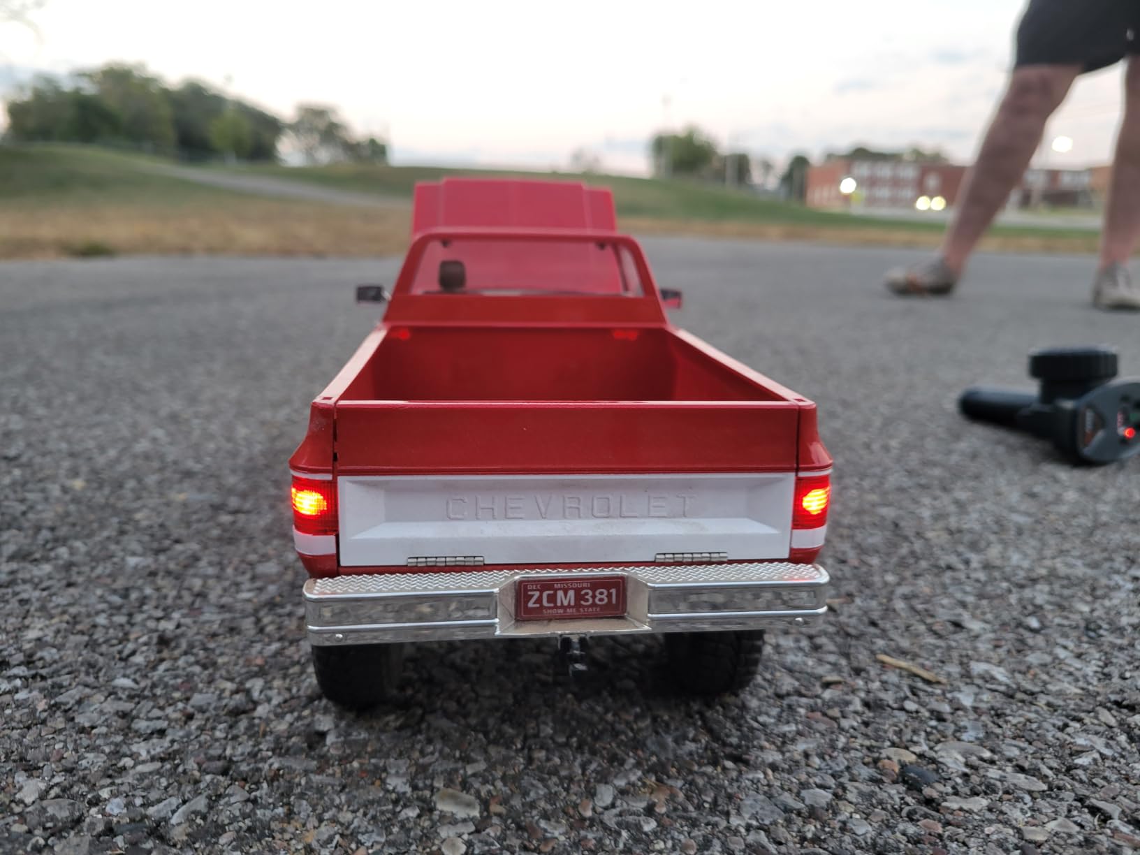 FCX18 FMS 1/18 Chevrolet K10 RC Truck, Officially Licensed 4WD RC Crawler 2 Speeds Switch with LED Lights, Off-Road RC Model for Adults (Red) customer photo 2