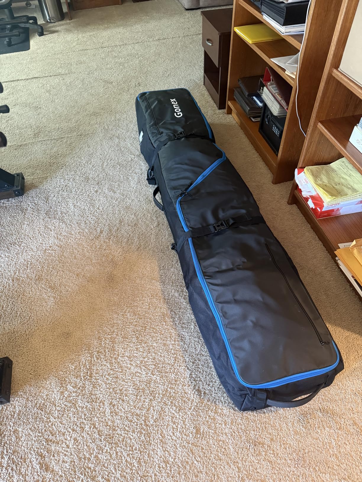 Gonex Snowboard Bag with Wheels, Adjustable Length Up to 175cm to 190cm, Fully Padded Ski Bag for Air Travel, 1200D Polyester PVC Waterproof Rolling Ski Bag customer photo 1
