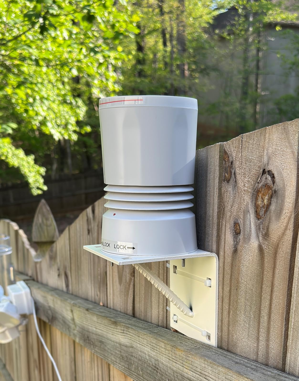 Geevon Digital Rain Gauge Outdoor, Self-Emptying Rain Collector with Alerts, Low Battery Warning Icon, Rainfall History and Current Date and Time, Suitable for Gardens, Farmland and Other Scenes customer photo 1