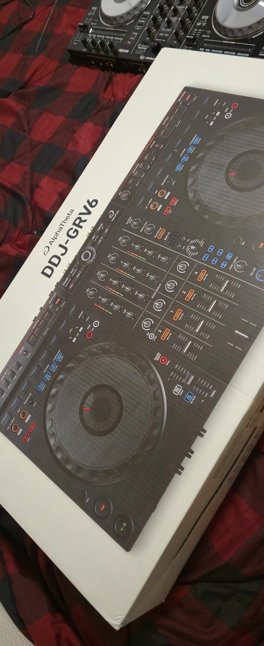 Pioneer DJ DDJ-GRV6 4-channel DJ Controller with Groove Circuit customer photo 2