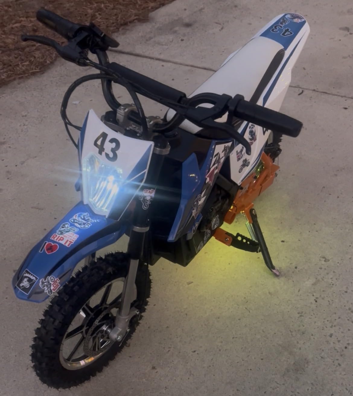 Blitzshark 36V 650W Kids Electric Dirt Bike Off-Road Motocross Ultra Powerful Motorcycle, with 17MPH MAX Speed, Rubber Tire, Twist Grip Throttle, Dual Suspension & Brakes, Leather Seat, SRK-MC20 Pro customer photo 1