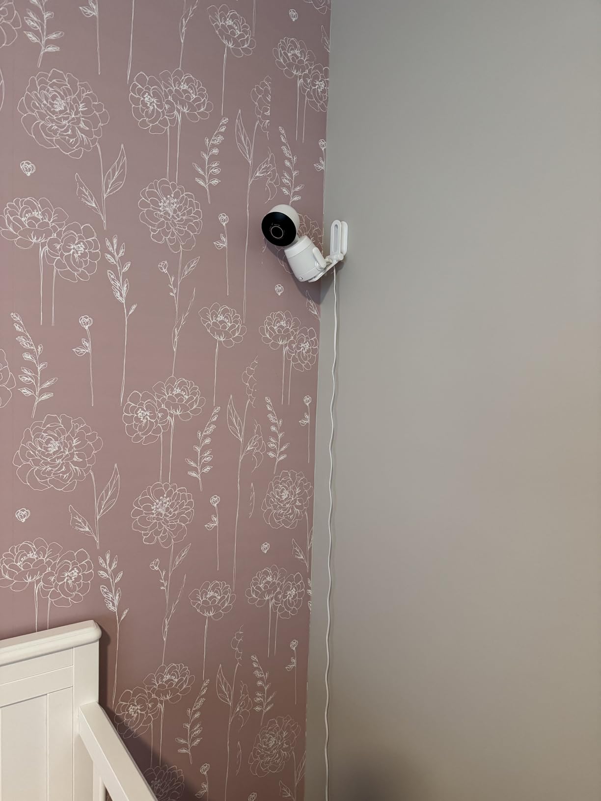 VTech Smart HD Plus WiFi Baby Monitor - 2K Camera, 5.5-inch HD IPS Screen, 24X Pan Tilt Zoom, Multi-Color Night Light, Free App customer photo 2