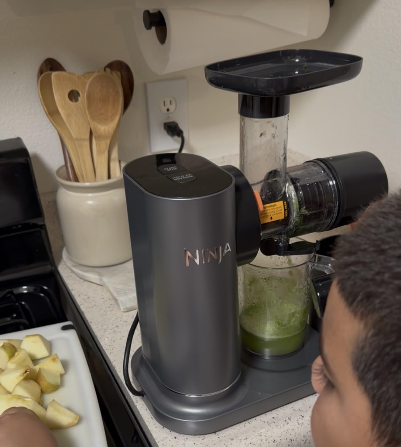 Ninja NeverClog Cold Press Juicer | Powerful Electric Slow Masticating Juicer with Pulp Control | XL Capacity | 24 oz. Juice Jug & 36 oz. Pulp Container | Dishwasher Safe | Navy | 150W | JC151NV customer photo 1