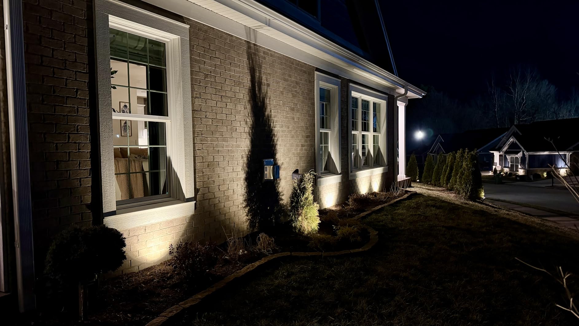 ZUCKEO All-in-One Low Voltage Landscape Lighting Kit, 5W LED Landscape Lights with Transformer, 120FT Wire and Connectors, Waterproof Outdoor Spotlight for Yard Garden House, 3000K 12V-24V, 12Pack customer photo 2