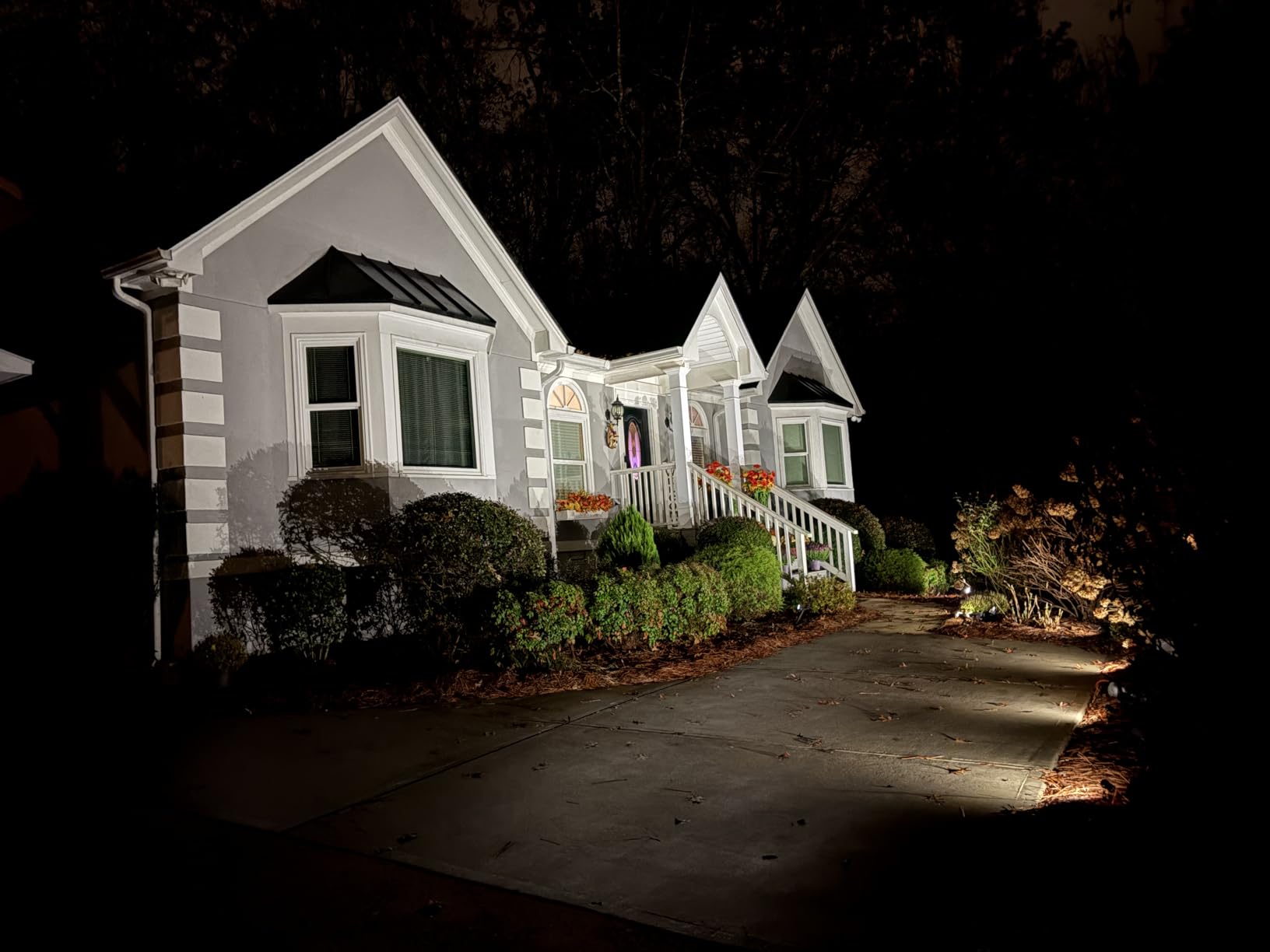 HIBOITEC Low Voltage Landscape Lighting with Transformer Photocell Sensor and Timer Spotlights Kit 68FT ETL Approved Wire Dimmable Waterproof 2700K for House Yard Trees Garden Plants Outdoor 8 Packs customer photo 2