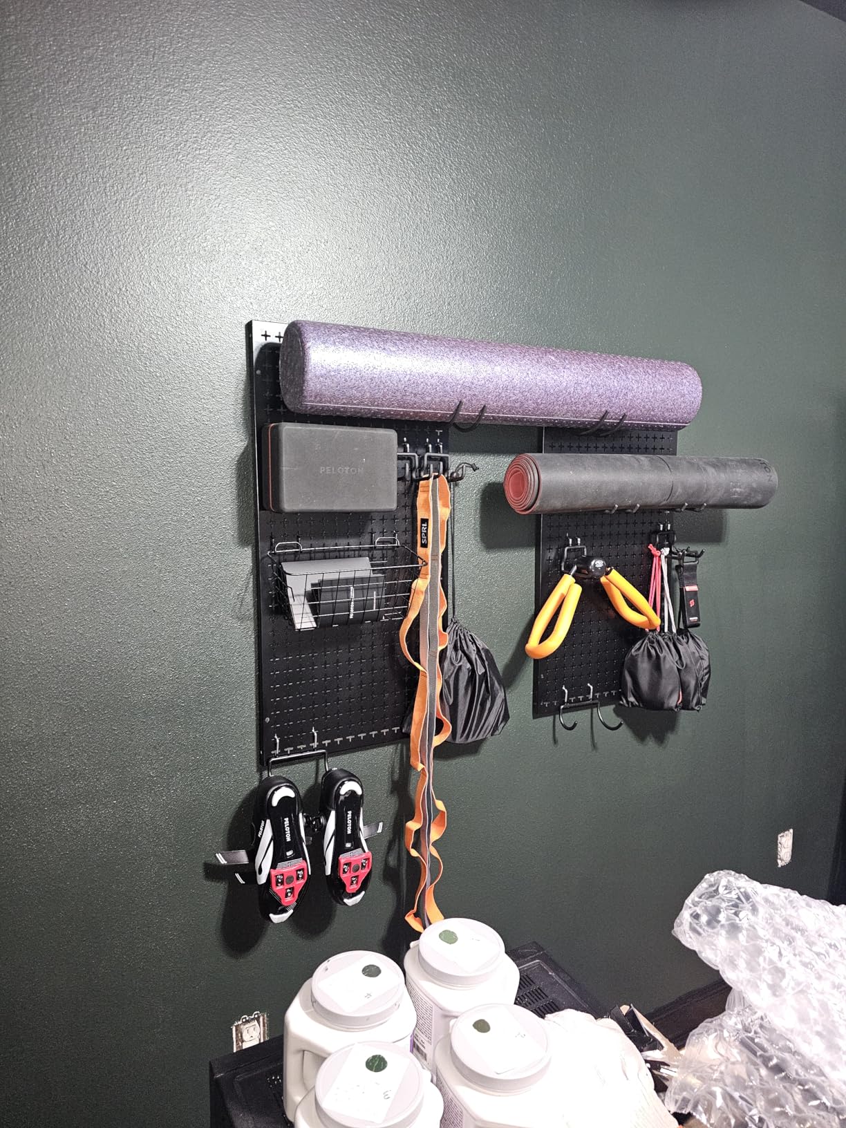 VEVOR Metal Pegboard Panels, 32