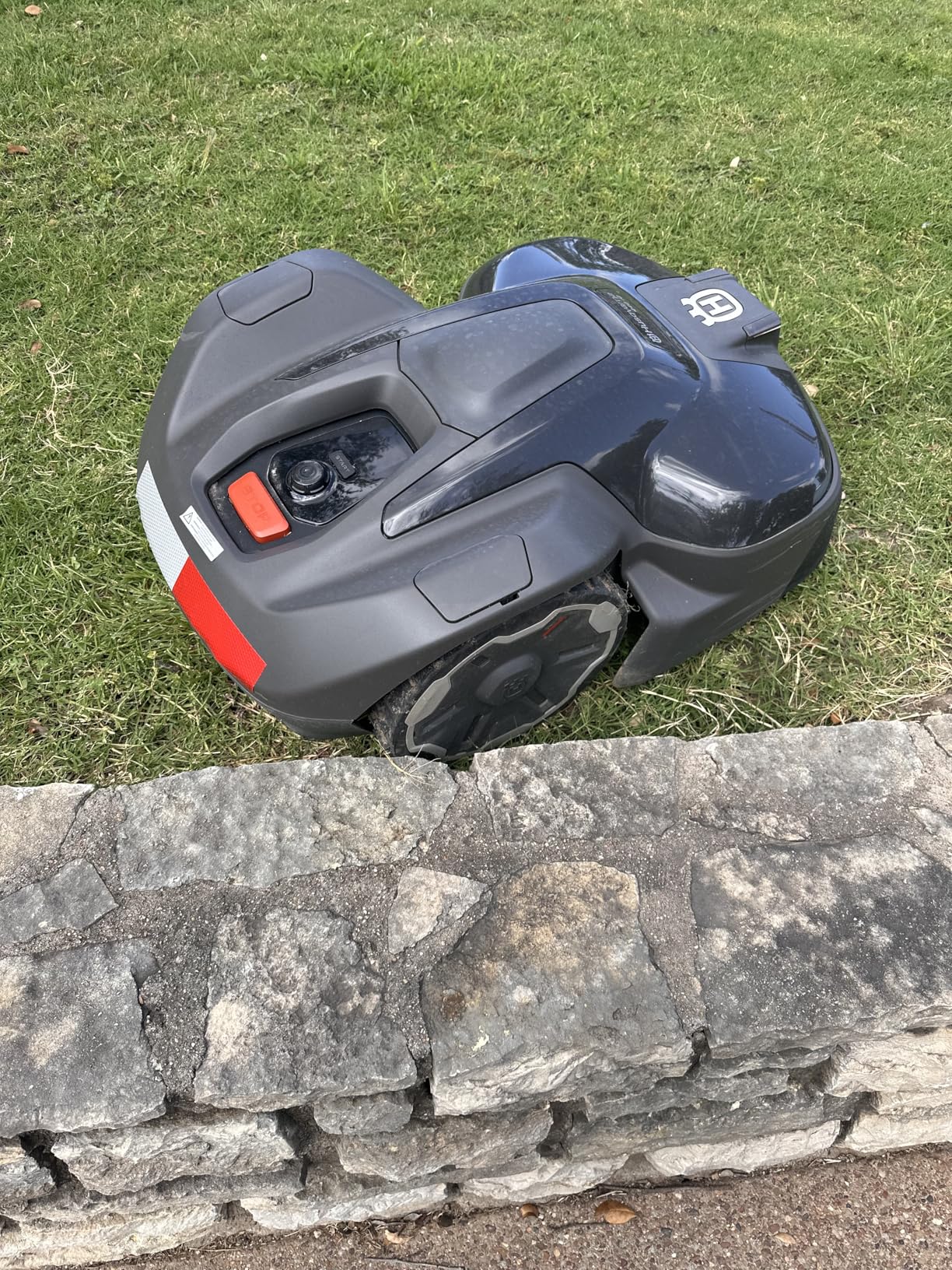 Husqvarna Automower iQ Series 440 iQ, Robot Lawn Mower customer photo 2