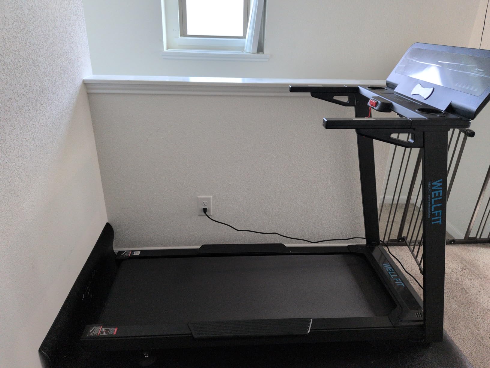 WELLFIT Auto Incline Treadmill - 15% Incline, 4.5HP, 500 lbs Capacity, 20
