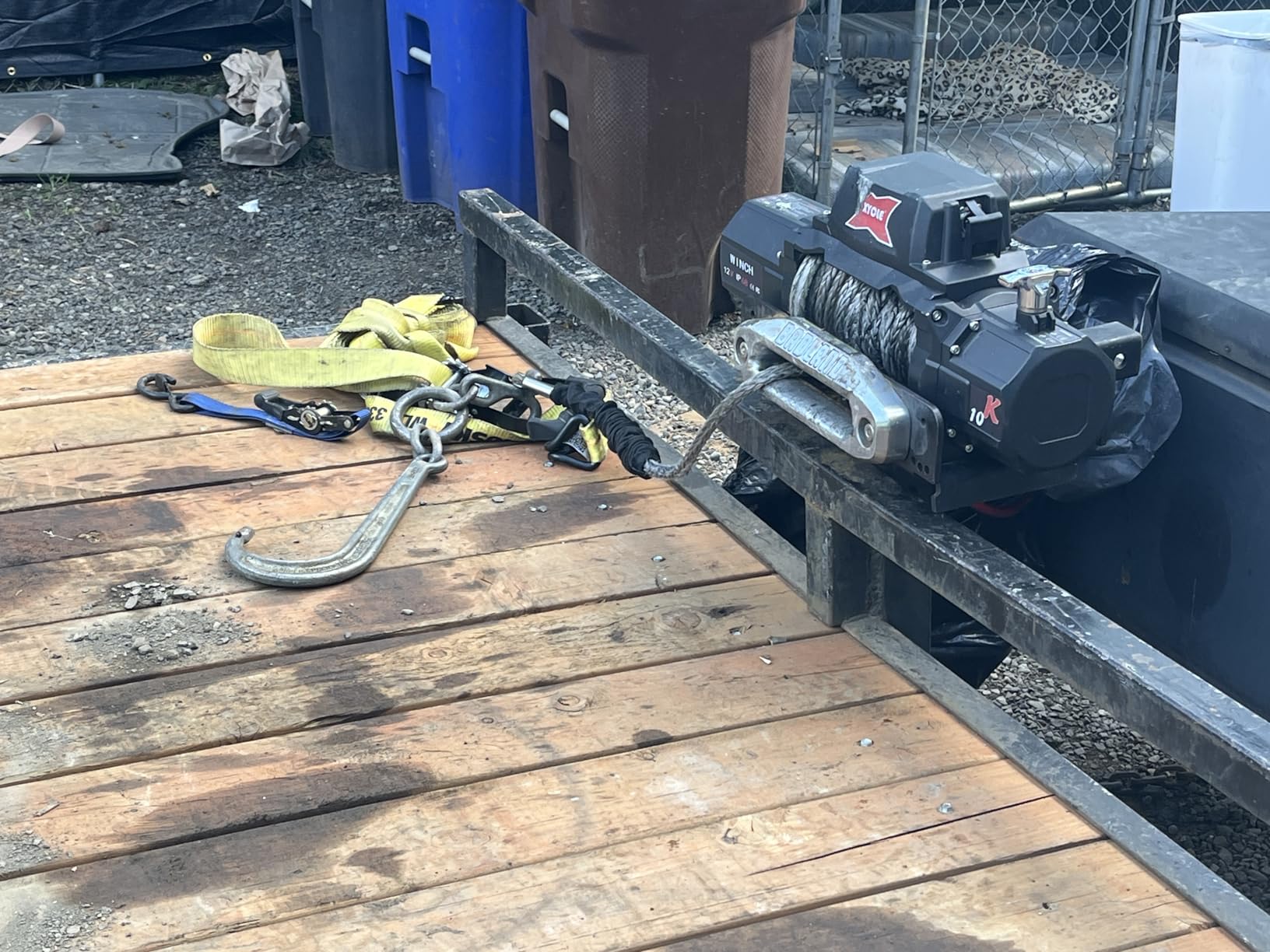 XYCLE 13500lbs 12V Electric Winch IP68waterproof Off-Road Vehicle Rescue winchs with2wireless Remote Controls and Synthetic Rope Suitable for Towing SUVs,Loggers,Trucks,Trailers,Jeeps,4WD (Dark-Gray) customer photo 1