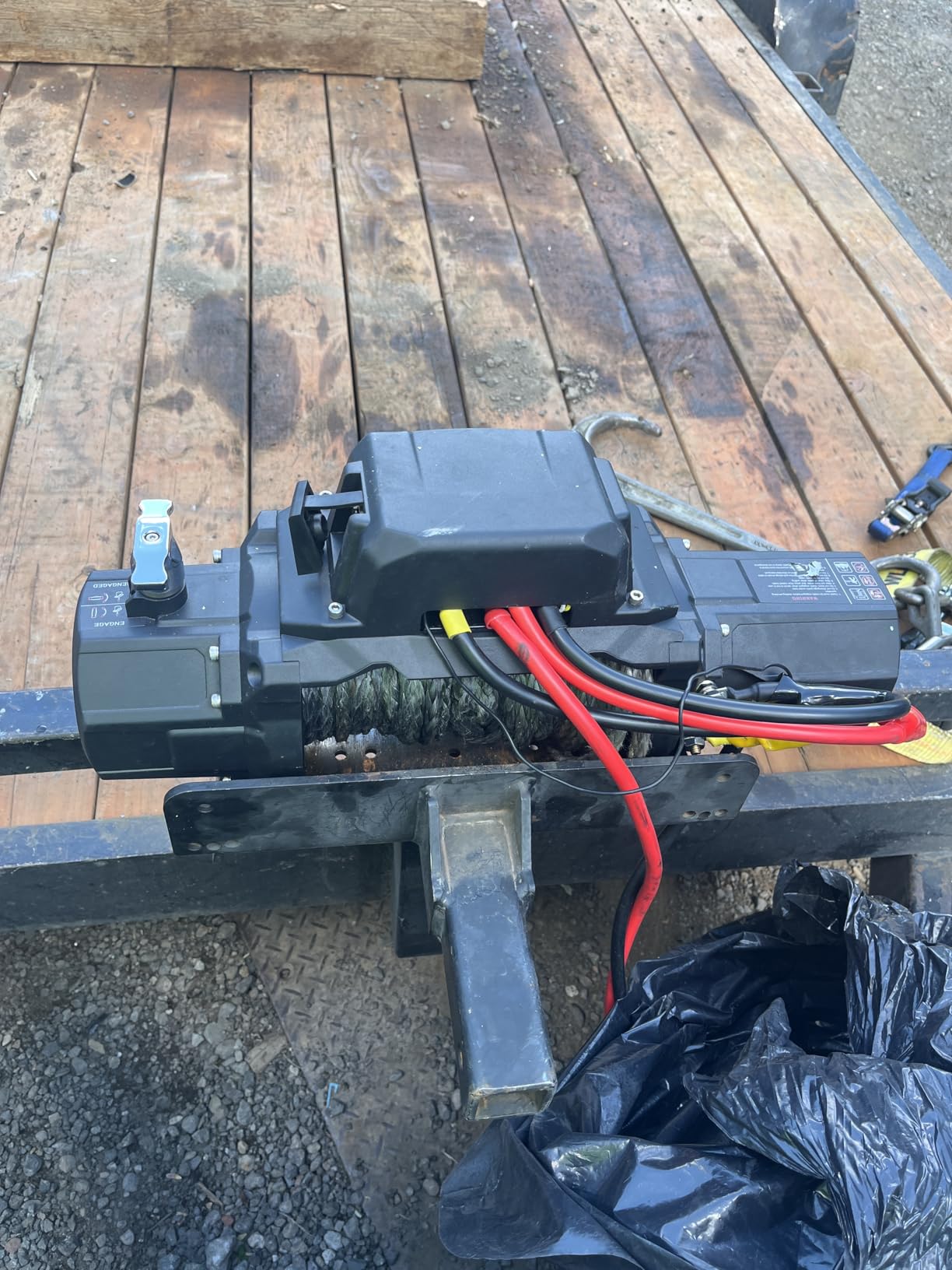 XYCLE 13500lbs 12V Electric Winch IP68waterproof Off-Road Vehicle Rescue winchs with2wireless Remote Controls and Synthetic Rope Suitable for Towing SUVs,Loggers,Trucks,Trailers,Jeeps,4WD (Dark-Gray) customer photo 2