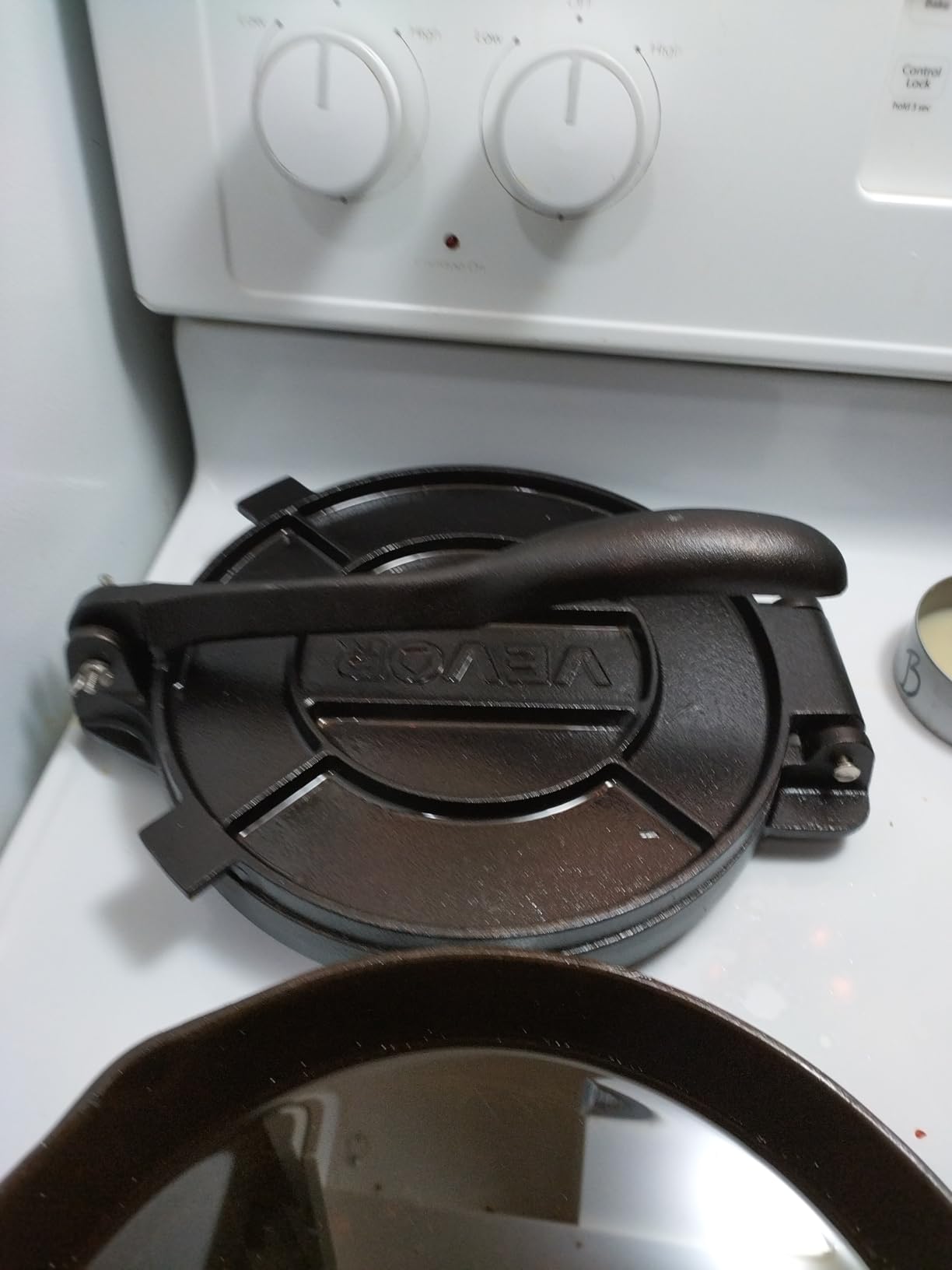VEVOR Electric Tortilla Maker, 5.5 Inch Diameter Automatic Corn Tortilla Making Machine with Non-Stick Coating, Electric Chapatti Machine Suitable for Produce Sopes Gorditas Roti Pita Tortilla Pizza customer photo 1