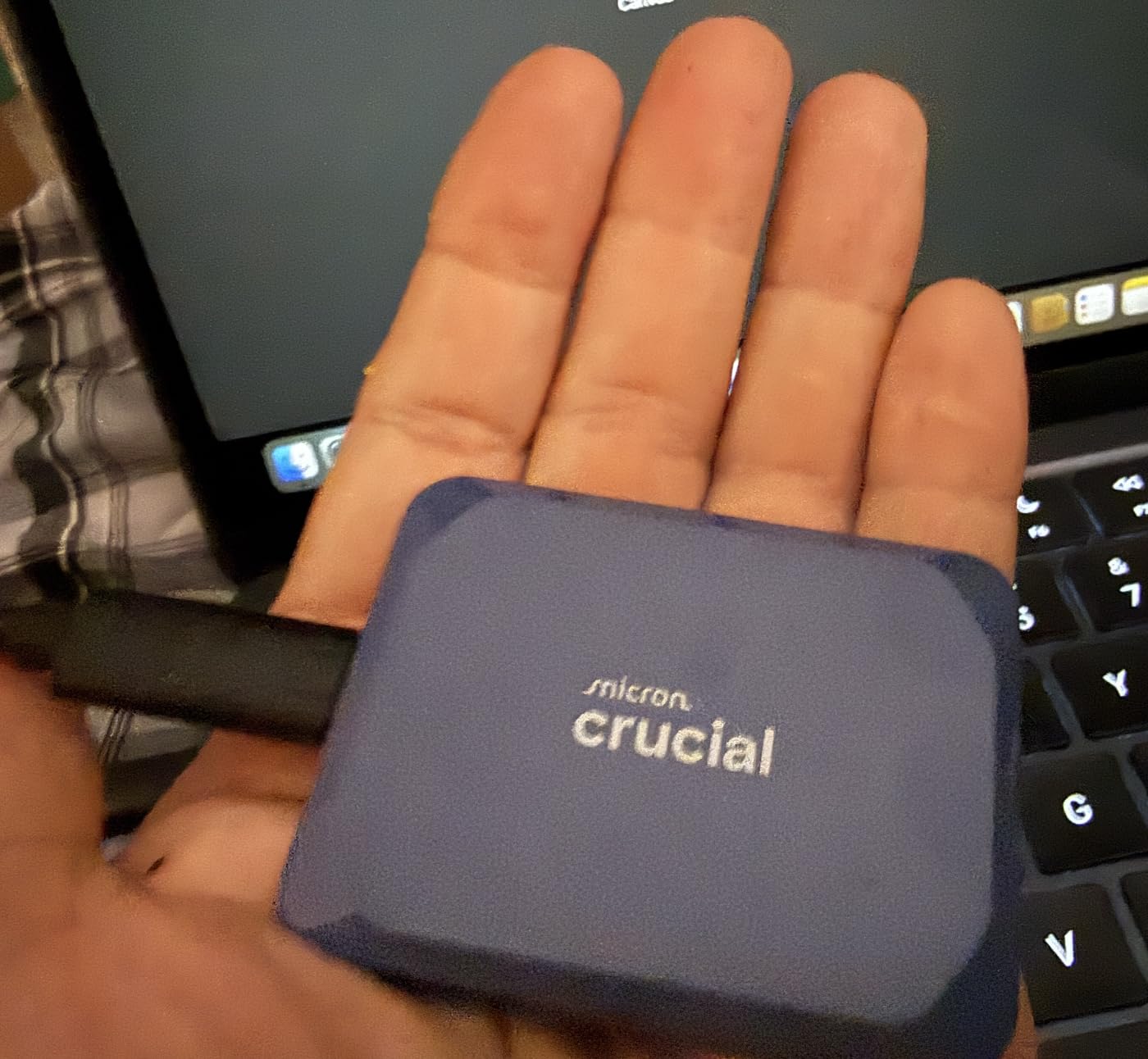 Crucial X10 4TB Portable SSD - Up to 2,100MB/s, USB 3.2 USB-C, Durable Storage customer photo 1