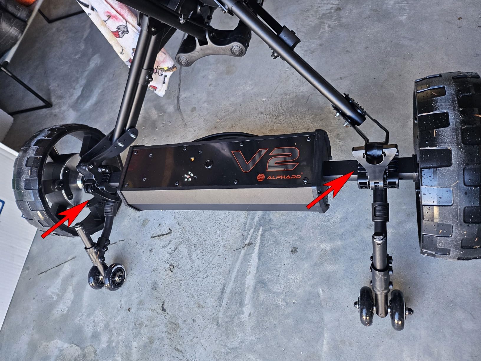 Alphard Golf Electric Caddy Bundle: Club Booster V2Pro + Omni Cart - Complete Remote-Controlled Electric Caddy Bundle - 6-Axis Gyroscope, Downhill Speed Control, Parking Brake, Wheelie Bars customer photo 2