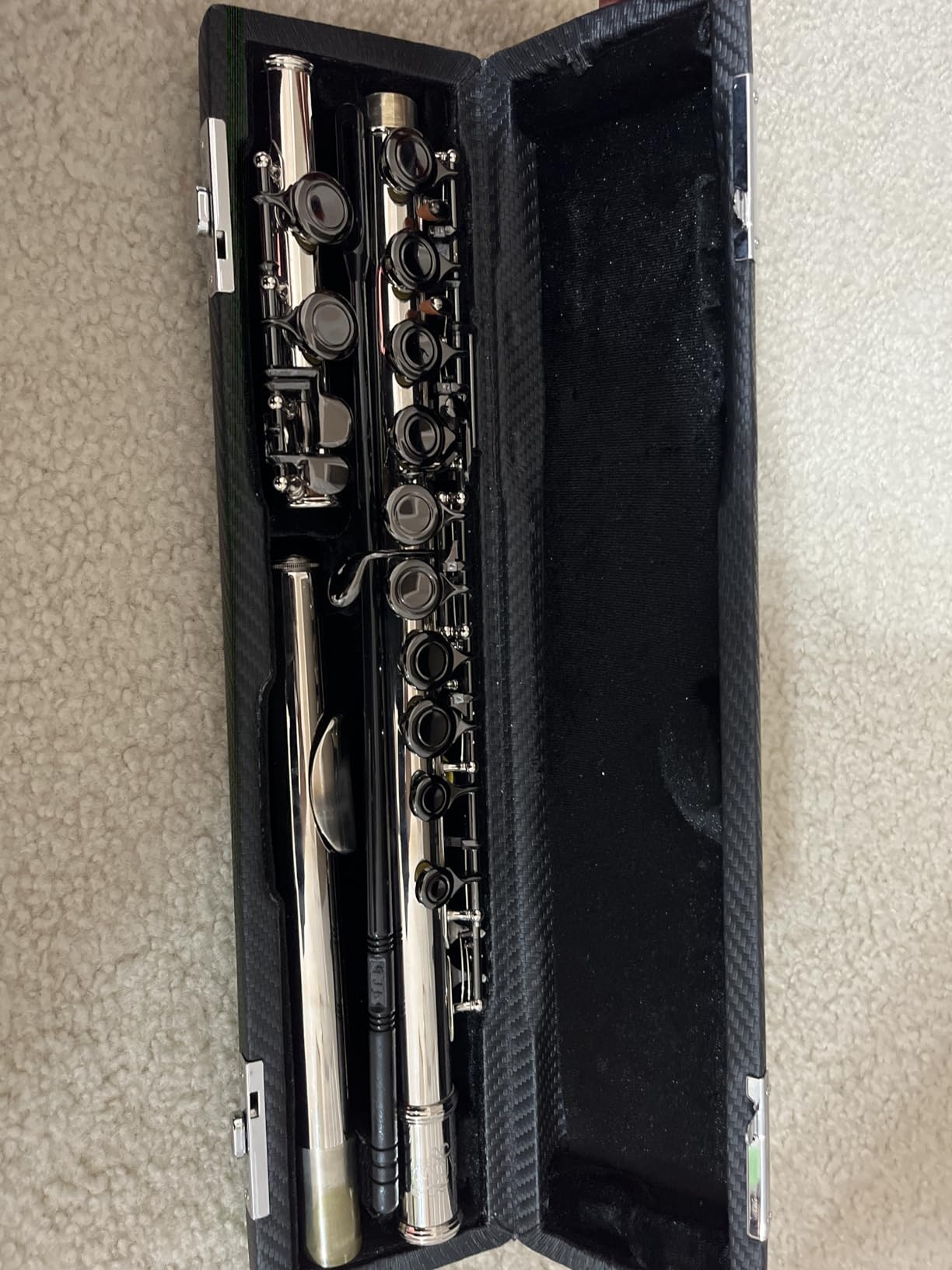 AKLOT Closed-Hole Concert C Flute: Flute Instrument with 16 Keys, Offset G, Smooth Silver-Plated Keys, Air-Tight Pads, Include Stylish Leather Hard Case, Cleaning Kit, Stand, Gloves (LUM-MV) customer photo 1