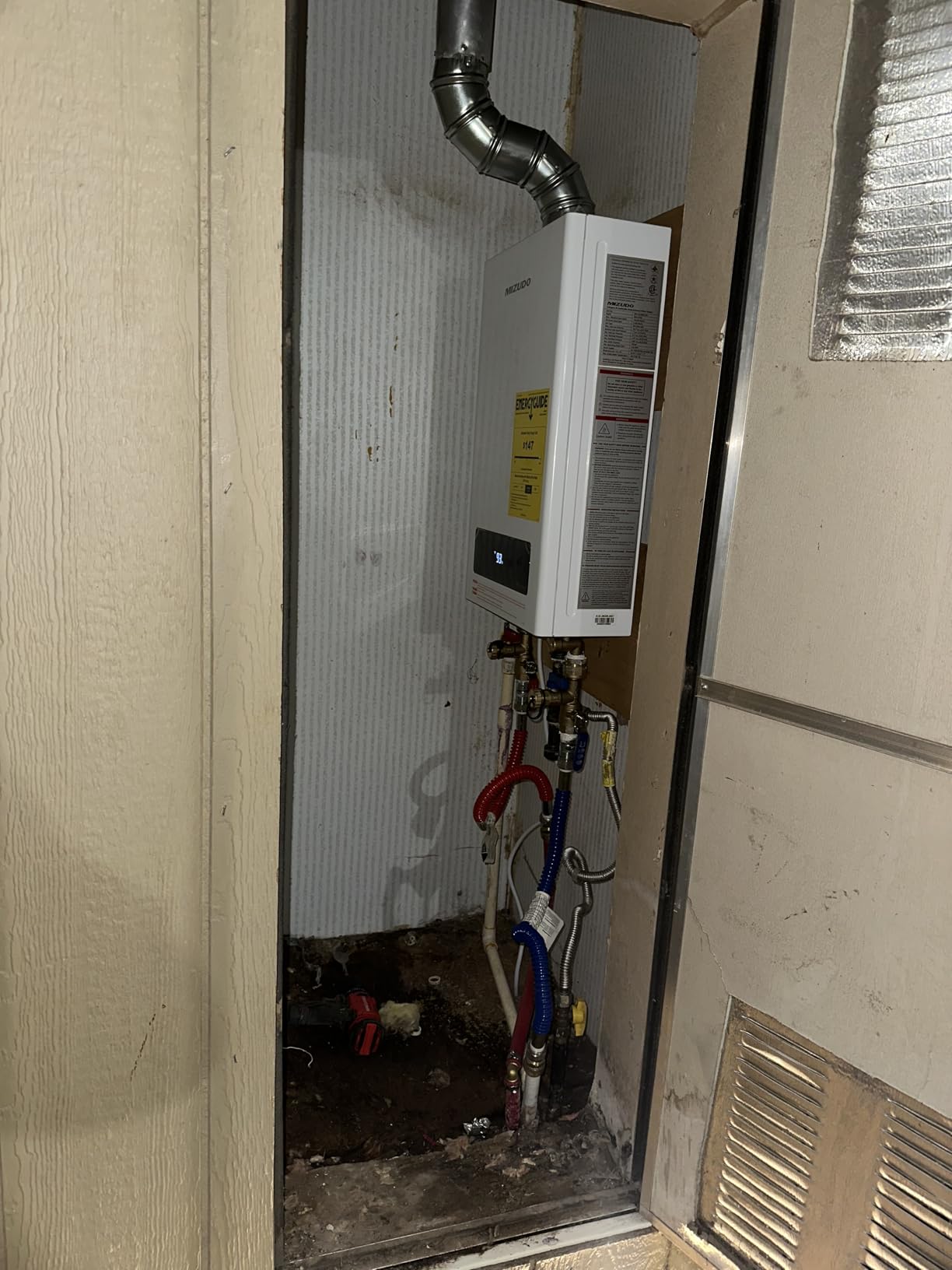 MIZUDO Natural Gas Tankless Water Heater, Indoor or Outdoor Convertible Installation, Max 5.1 GPM 120,000 BTU, WiFi&APP Control CSA Certified for Large Families Whole House, GEN 3 customer photo 2