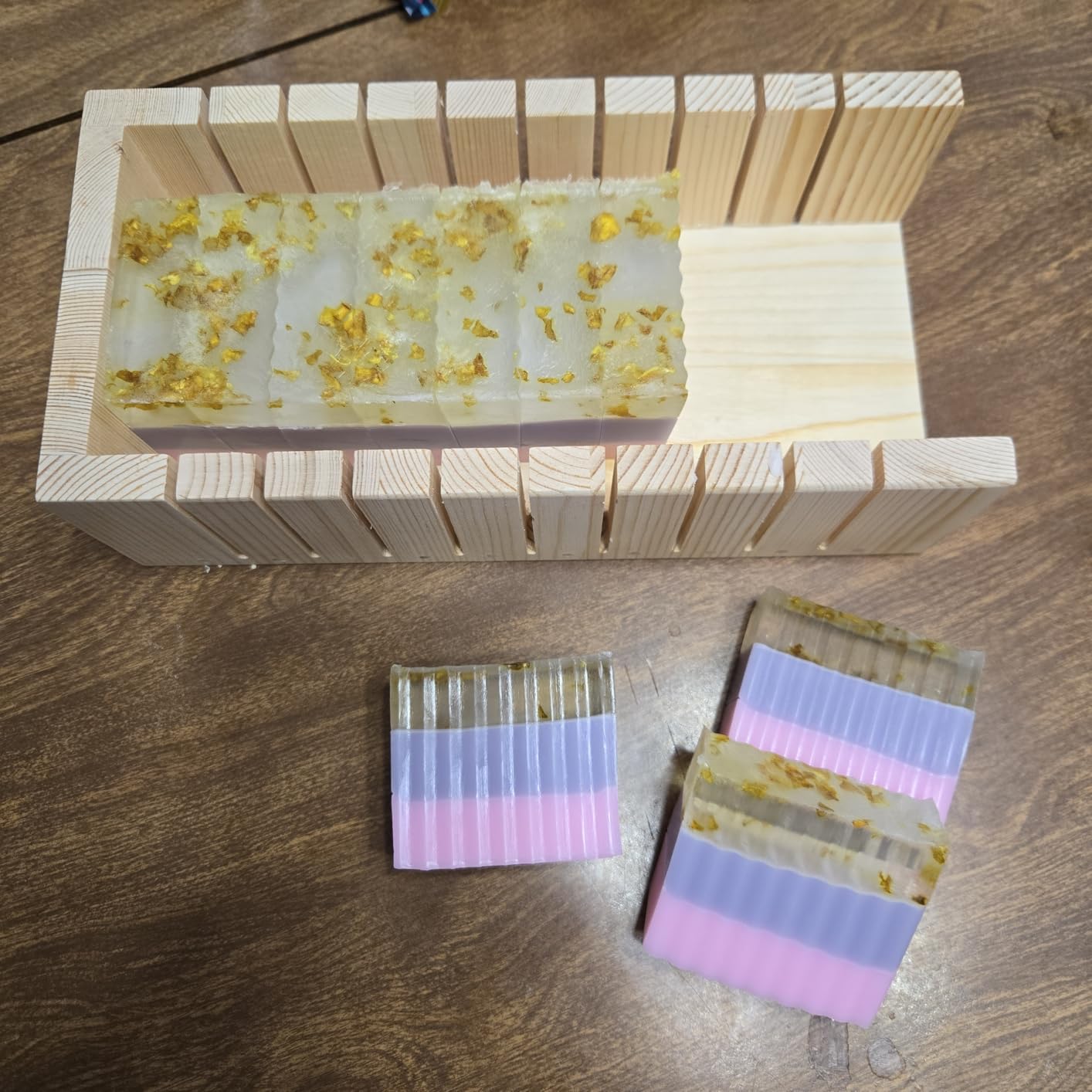 Yosamio Deluxe Soap Making Kit with Exclusive Stamp & Removable Melter - 40+Pcs DIY Supplies for Adults, Easy-Clean Pot, Shea Butter & Clear Bases, Essential Oils, Molds, Dyes customer photo 2