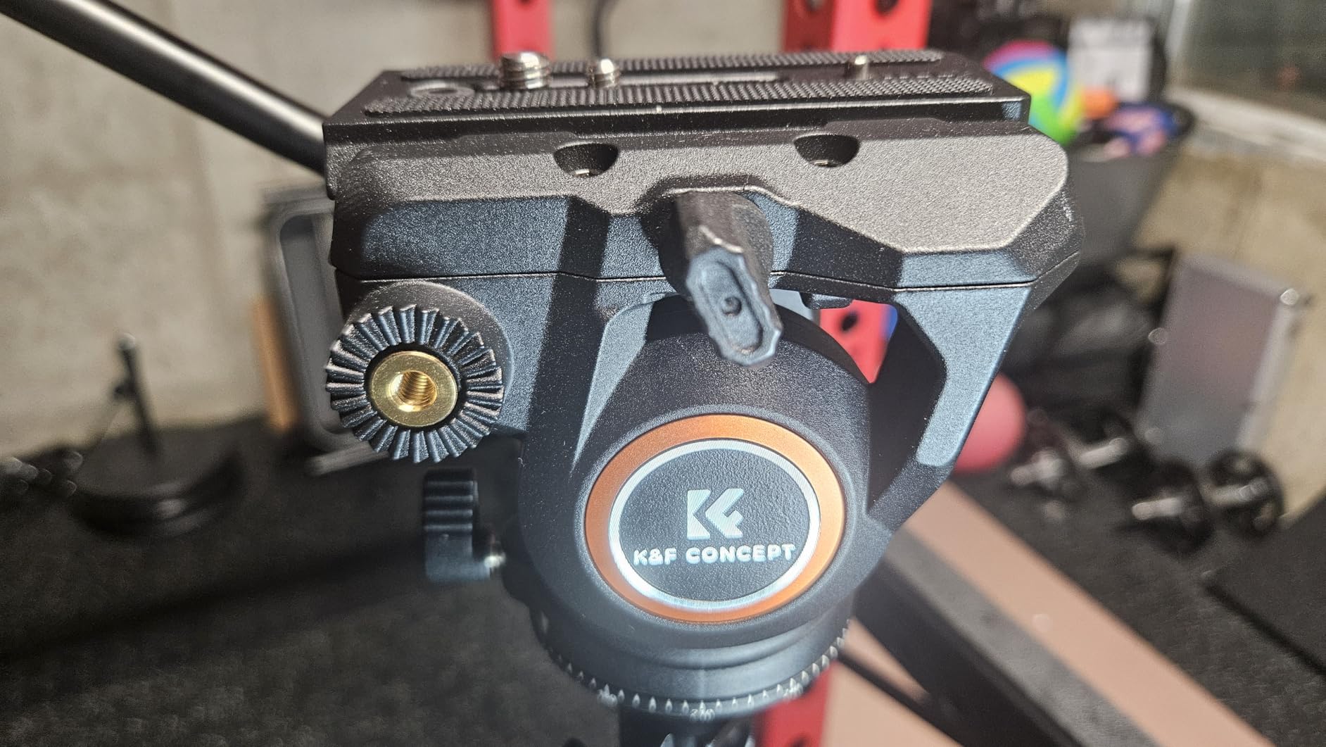 K&F CONCEPT Professional Fluid Head, Silky-Smooth Fluid Head Tripod for Video Stable Tripod Head Mount Max Load 22lbs/10kg, Net Weight 1.46KG Tripod Head for 360Pan and -55to 90 Tilt. BV60 customer photo 2