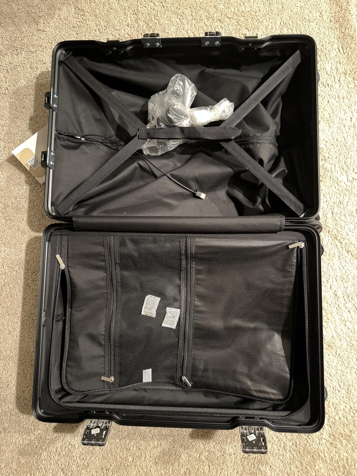 Aluminum Frame Carry On Luggage 20 Inch Zipperless Luggages USB Charger Hardside PC Suitcase With Spinner Wheels Airline Approved Hard Shell Suitcases with TSA Lock (1 Piece) customer photo 1