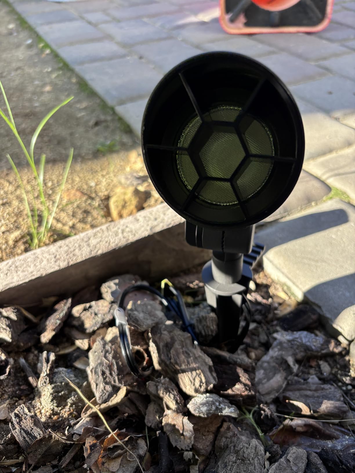 SUNVIE All-in-One Low Voltage Landscape Lighting Kit, 6W Landscape Lights Wired Aluminum 3000K with Transformer 100FT Wire, 12-24V Waterproof Outdoor Spotlight for Garden Yard House Tree, 8 Pack customer photo 1