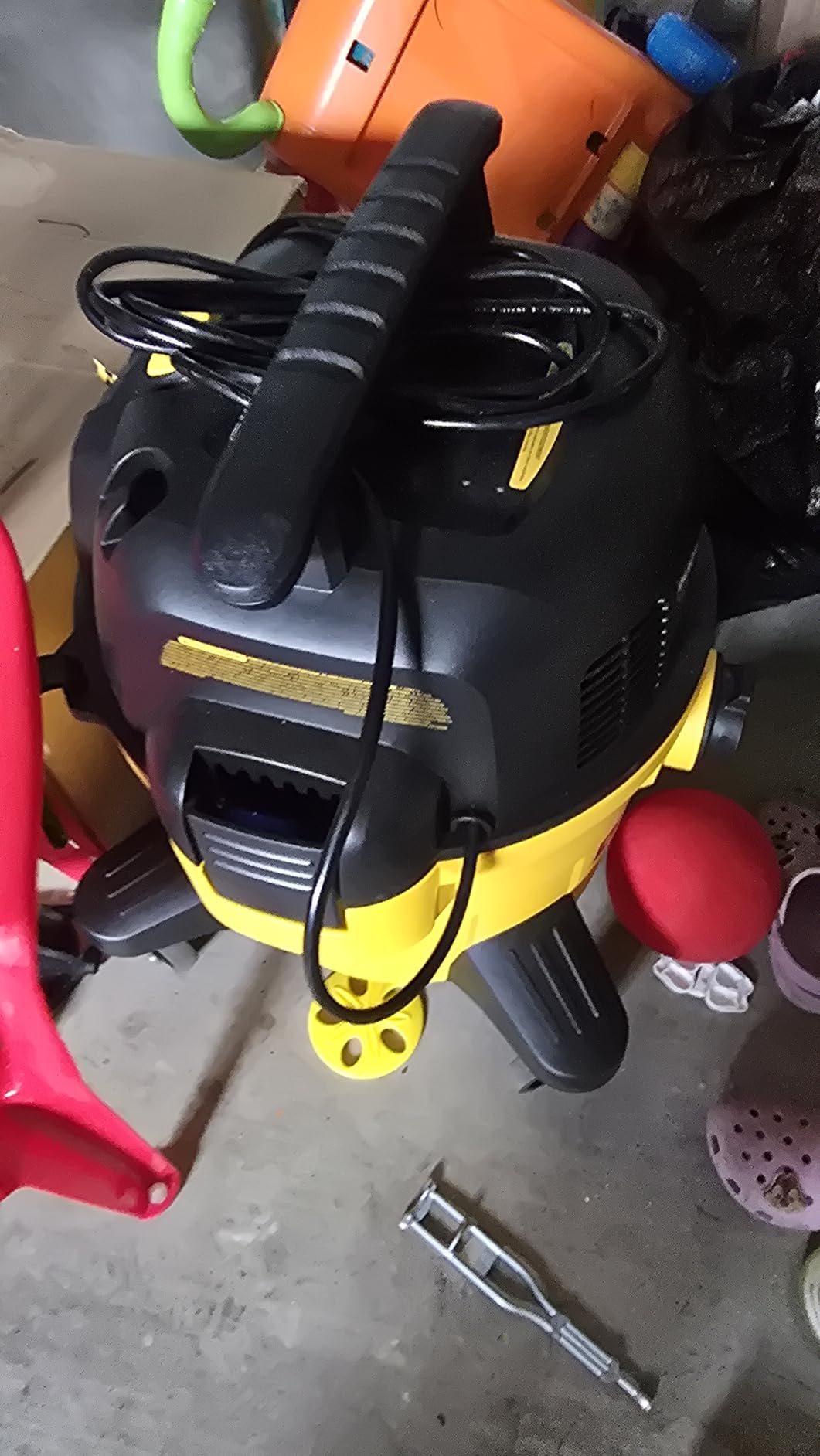 DEWALT 12 Gallon STEALTHSONIC Shop Vacuum Wet and Dry, 5.5 Peak HP Ultra Quiet Shop Vac with Powerful Suction, Wet Dry Vacuum Cleaner DXV12P-QTE with 6 Dust Bags for Jobsite, Garage, Workshop & Auto customer photo 1