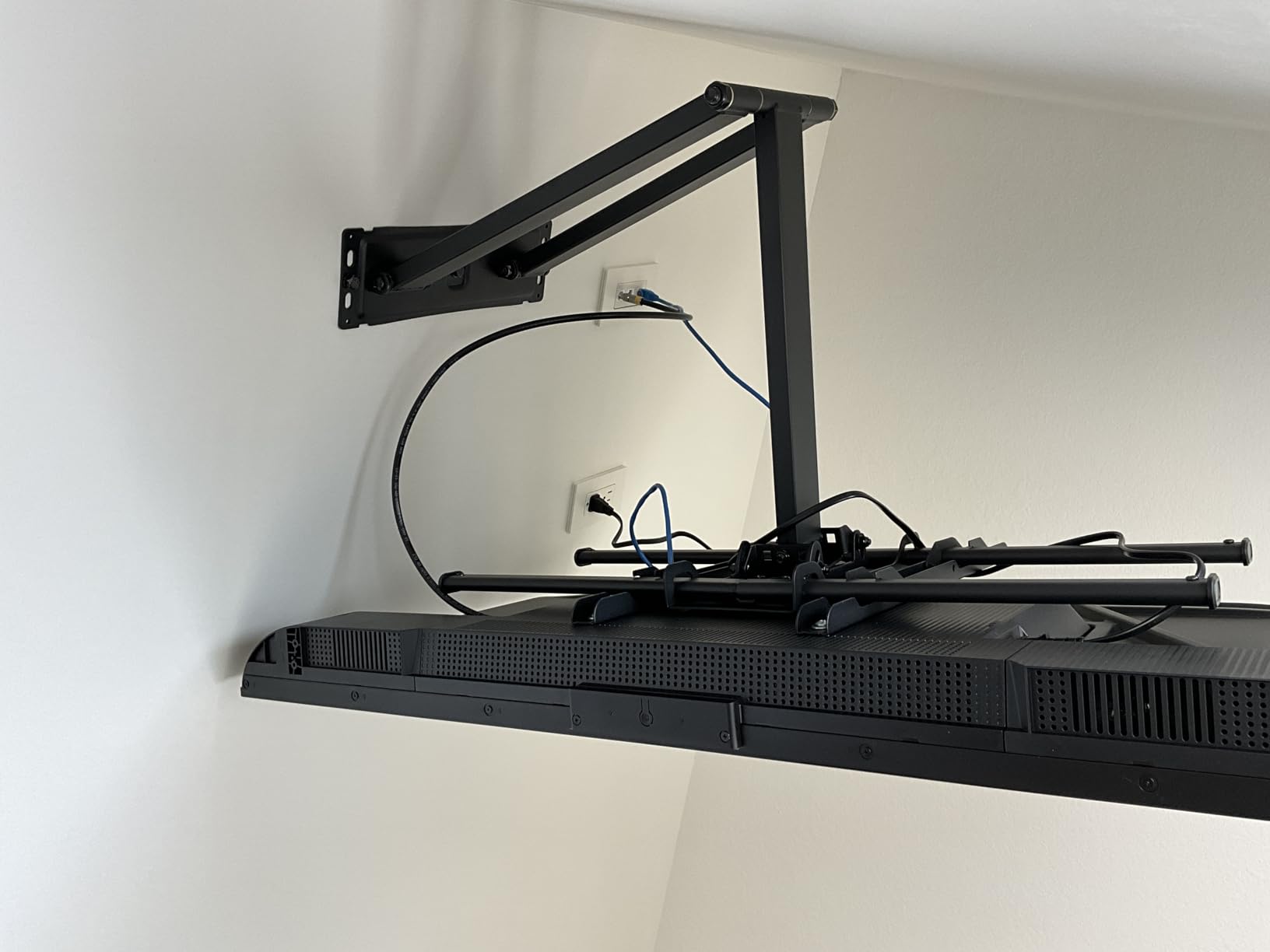 FORGING MOUNT Heavy Duty XXL Long Arm TV Wall Mount for 55-120 inch Extra Large TVs, Holds 264 lbs, Full Motion TV Mount with 42