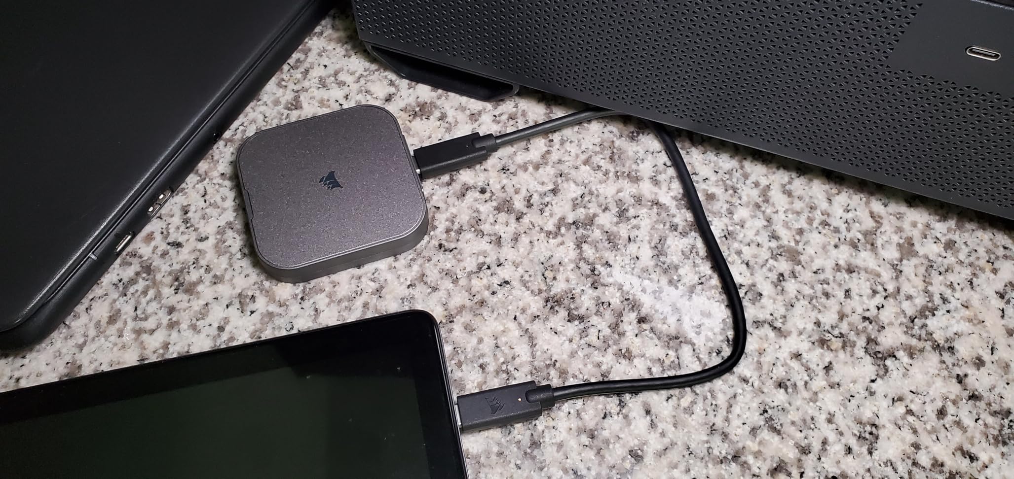 CORSAIR EX300U 1TB Portable External USB-C SSD - USB 3.2 Type-C Gen2 Connection, Plug and Play, MagSafe, Cable Included - Windows PC, macOS, iOS, iPadOS, Android - Gray customer photo 1