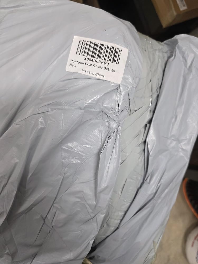 Heavy Duty 900D Pontoon Boat Cover, 24'3''-26'2'' Marine Grade Waterproof Cover with Adjustable Windproof Straps customer photo 1
