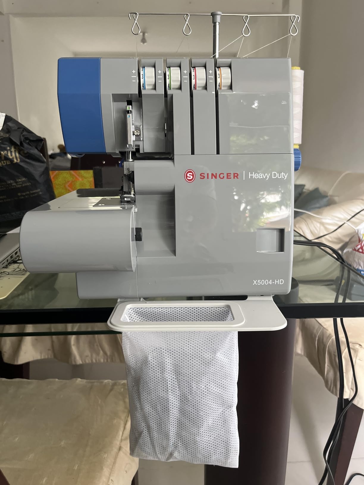 SINGER HD0500S Heavy Duty Serger Overlock Sewing Machine, Classic Black | 2/3/4 Thread, 6 Stitch Types, 1300 Stitches/Min, LED Light, Free Arm, Differential Feed, Metal Frame customer photo 1
