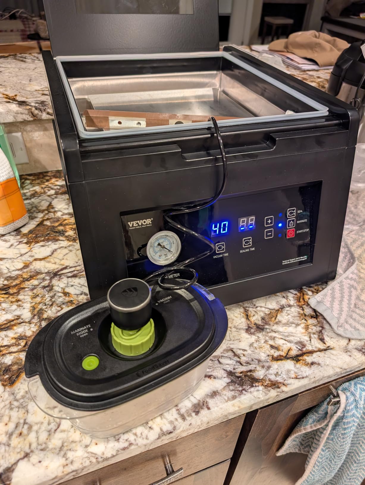 VEVOR Chamber Vacuum Sealer, 380W Vacuum Pump Power, Sealing Bag Packing Machine for Wet Foods, Meat, Compact Design with 11.5 in Sealing Length, Ideal Commercial Sealer for Professional and Home Use customer photo 1