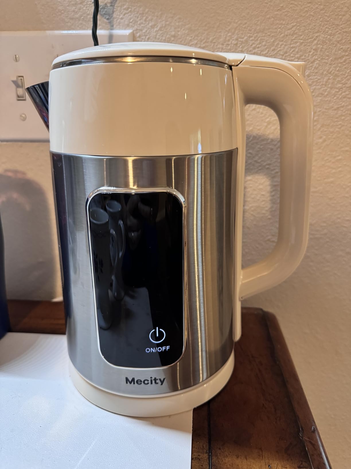 Mecity Electric Kettle 1.7L Touch Screen Temperature Control Water Boiler, No Plastic Contact with Water, 6 Presets For Tea and Coffee, 2 Hours Keep Warm, Auto Shut Off customer photo 1