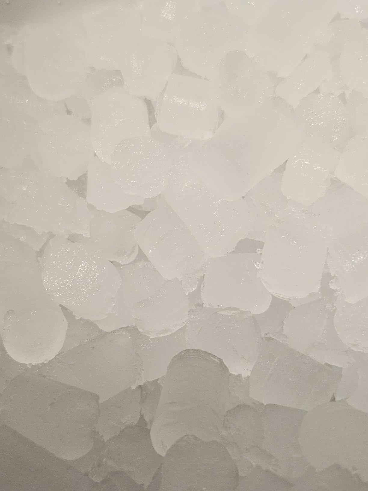 Aeitto Nugget Ice Maker Countertop, 42lbs/24H Ice Machine with 1.5L Water Tank, Rapid Ice Release in 6 Mins, Self-Cleaning Pebble Ice Maker with Basket and Scoop for Home Office RV and Party, Silver customer photo 1