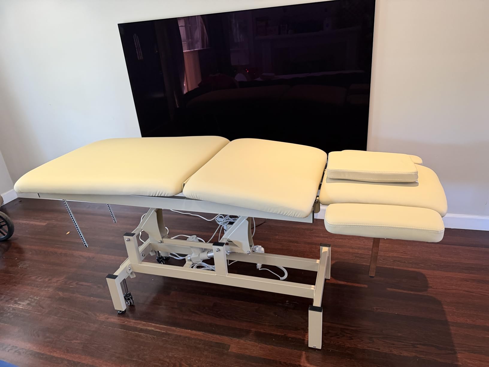 Professional Electric Massage Table, 2 Motors Hydraulic Electric Lift Adjustable Backrest and Height Lifting Functions for Treatment/Physical Therapy/Spinal Massage/Facial Spa/Waxing/Tattooing - White customer photo 2