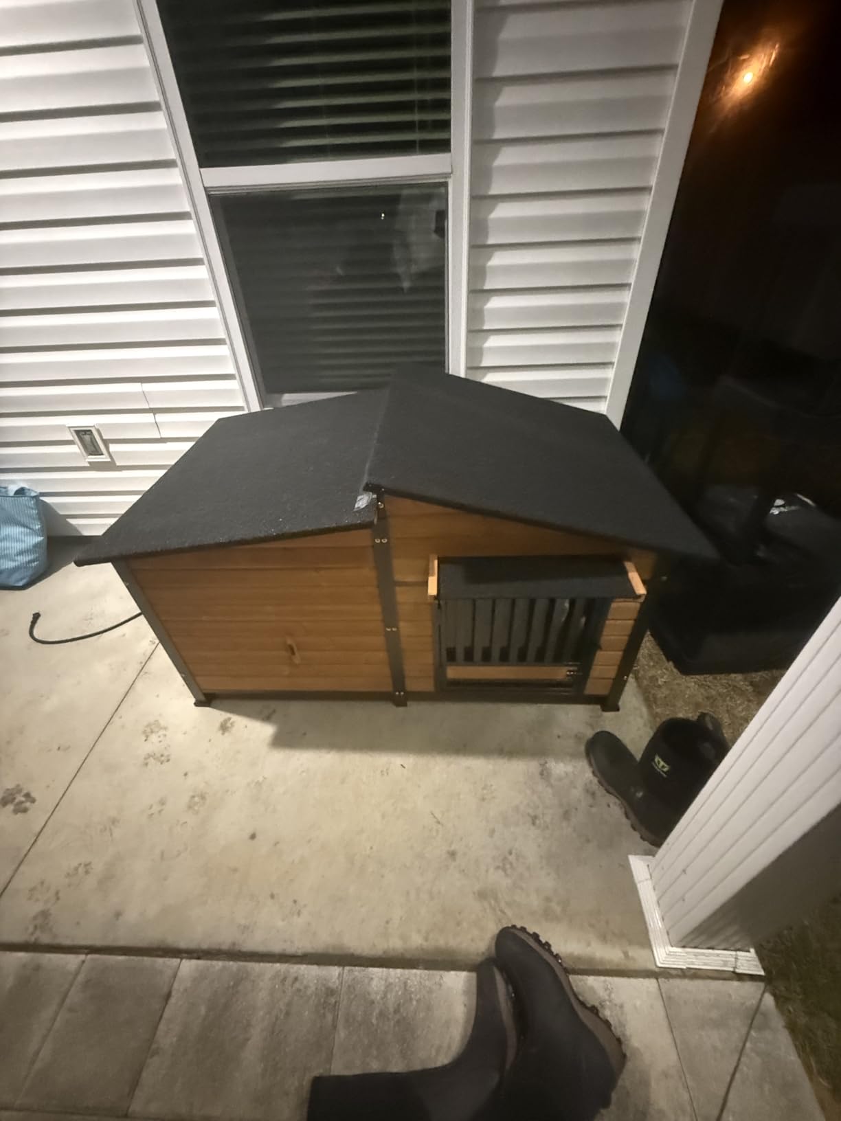 GUTINNEEN Extra Large Heated Dog House Insulated Dog Kennel Weatherproof Dog Shelter with Safe Heating Pad, Chew-Proof Metal Frame customer photo 2