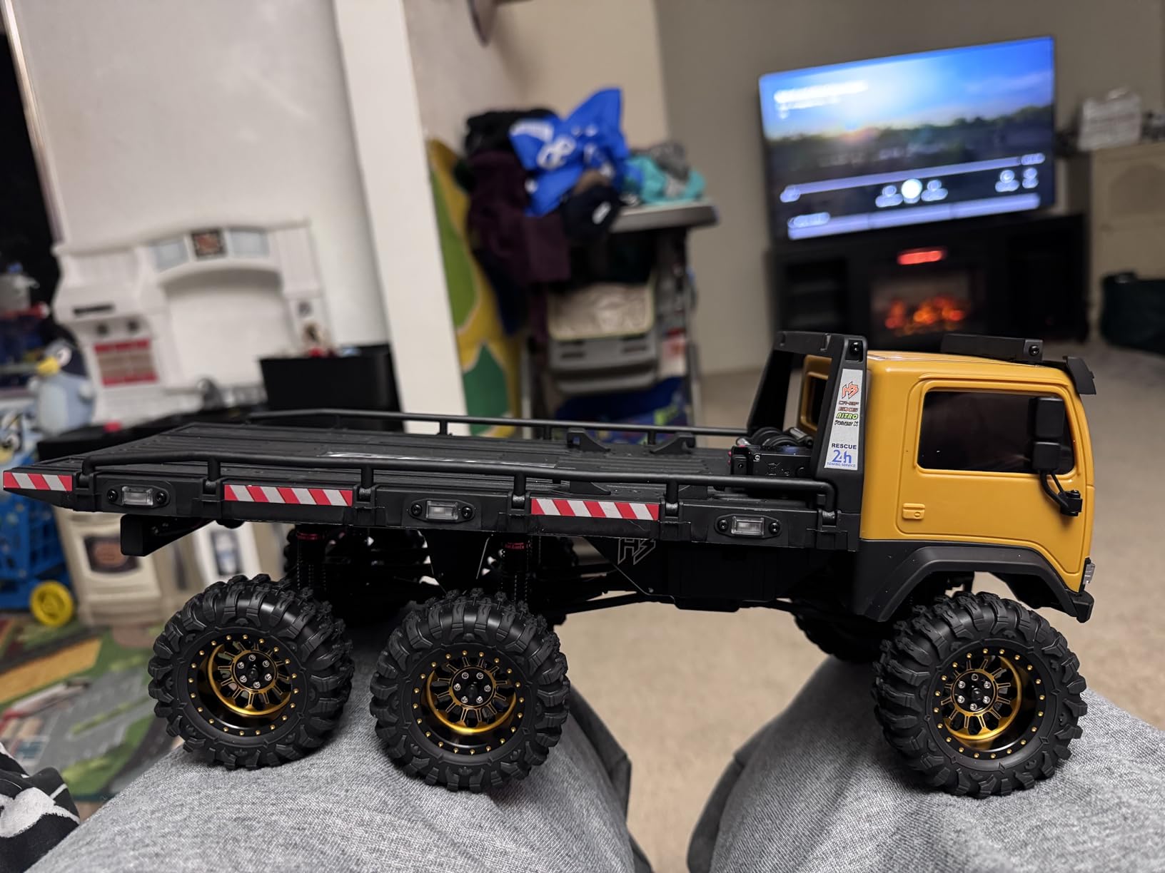 HOBBYPLUS Helidirect 1/18 RC Crawler CR18P Terranaut 8x8 RC Truck Remote Control Car w Full-Lock 8WD RTR Active All-Wheel Steering, 2-Speed Transmission, Recovery Winch, LED Lights (Gray) customer photo 1
