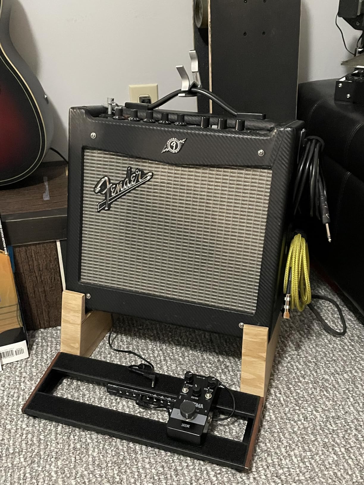 LEKATO Guitar Pedal Board, Pedal Board with Built-in Power Supply, 15.5x5.1x1.6