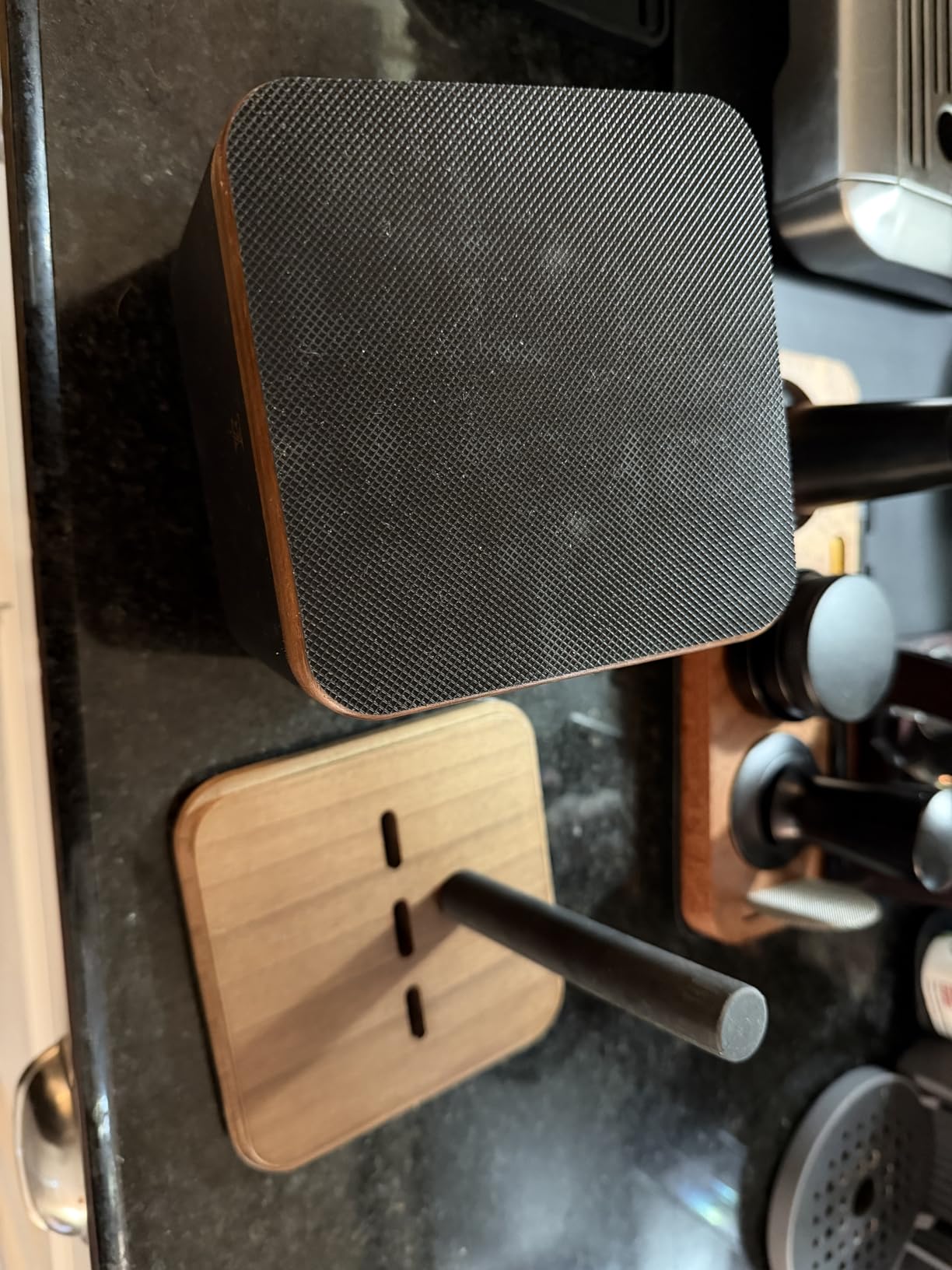 Espresso Knock Box with Lid - 1L Steel Coffee Knock Box Espresso with Walnut Non-Slip Base, Quiet Rubber Bar, Barista Essential for Home Coffee Station (Holds 20-25 Pucks), Black customer photo 2