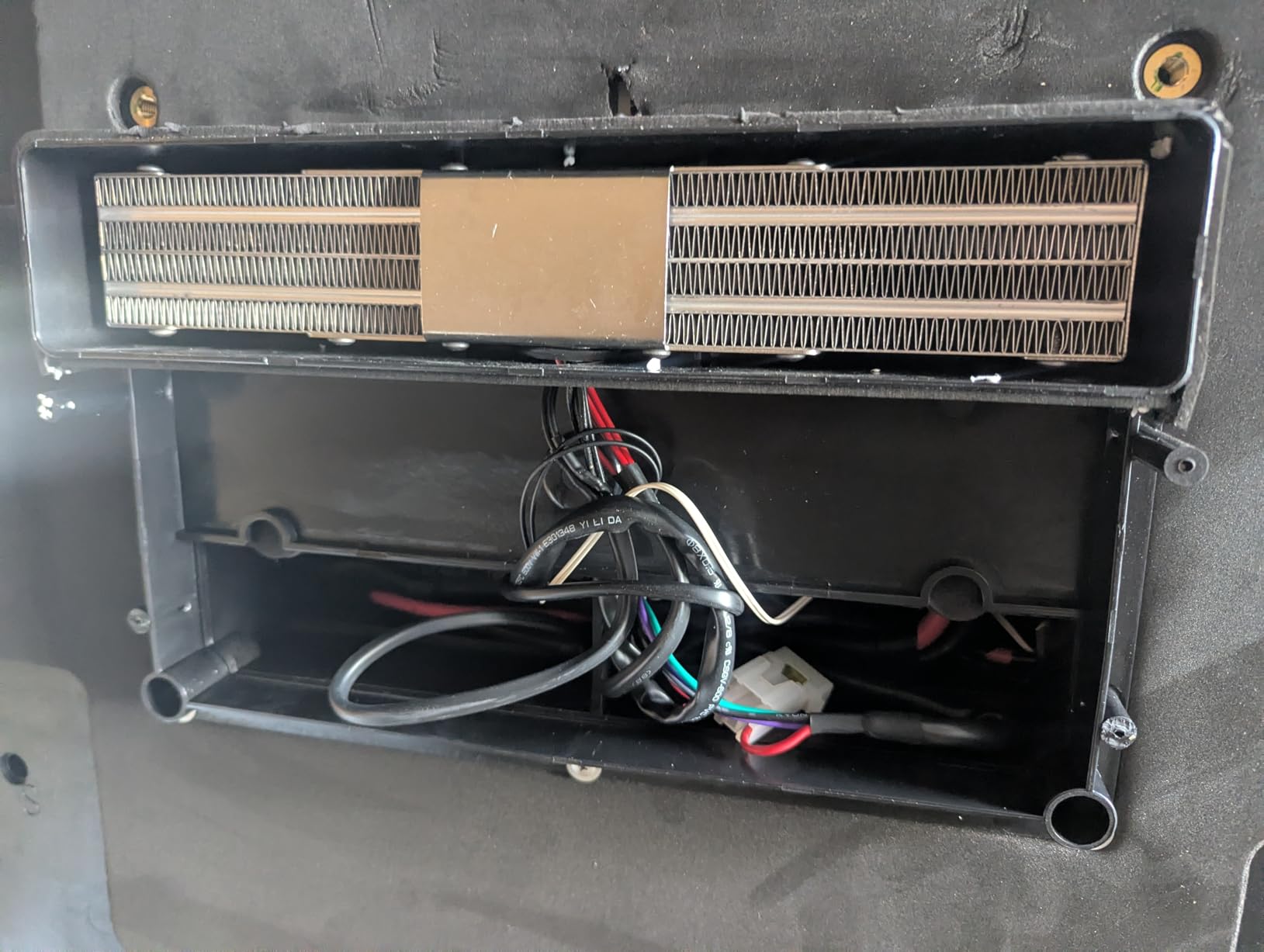 10000 BTU 12V DC RV Air Conditioner with Heater - Battery Powered, Low Power Consumption, Ultra Quiet & Fast Cooling Rooftop AC Unit with APP Remote for Camper Van and Truck customer photo 2