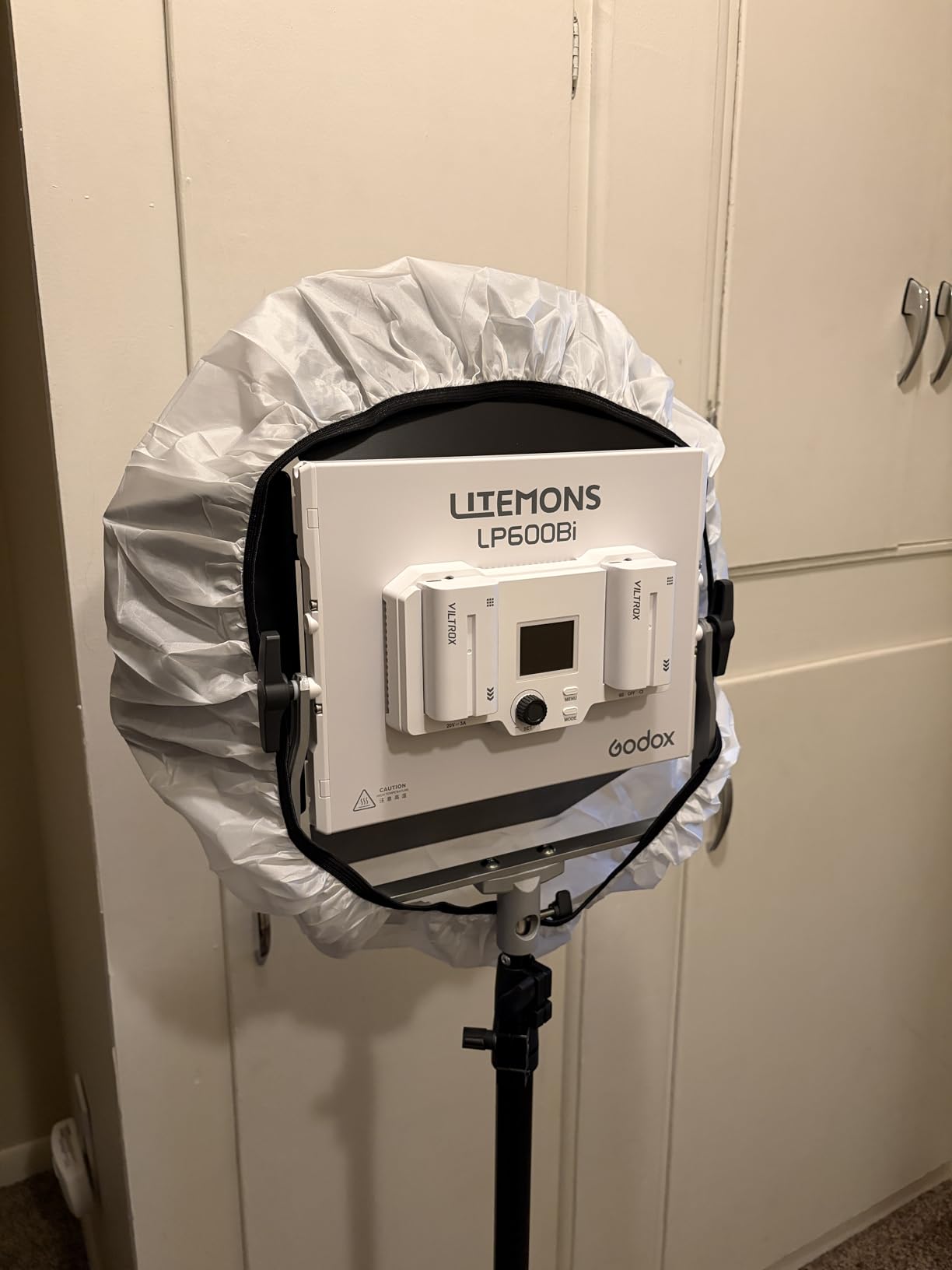 Godox Litemons LP600Bi 60W Bi-color LED Light Panel 2-Light Kit, 2-Pack with Light Stand, Carrying Case, Battery Power, 2800-6500K, 9020lux@0.5m, APP Control for YouTube Video Recording, Live Streaming customer photo 2