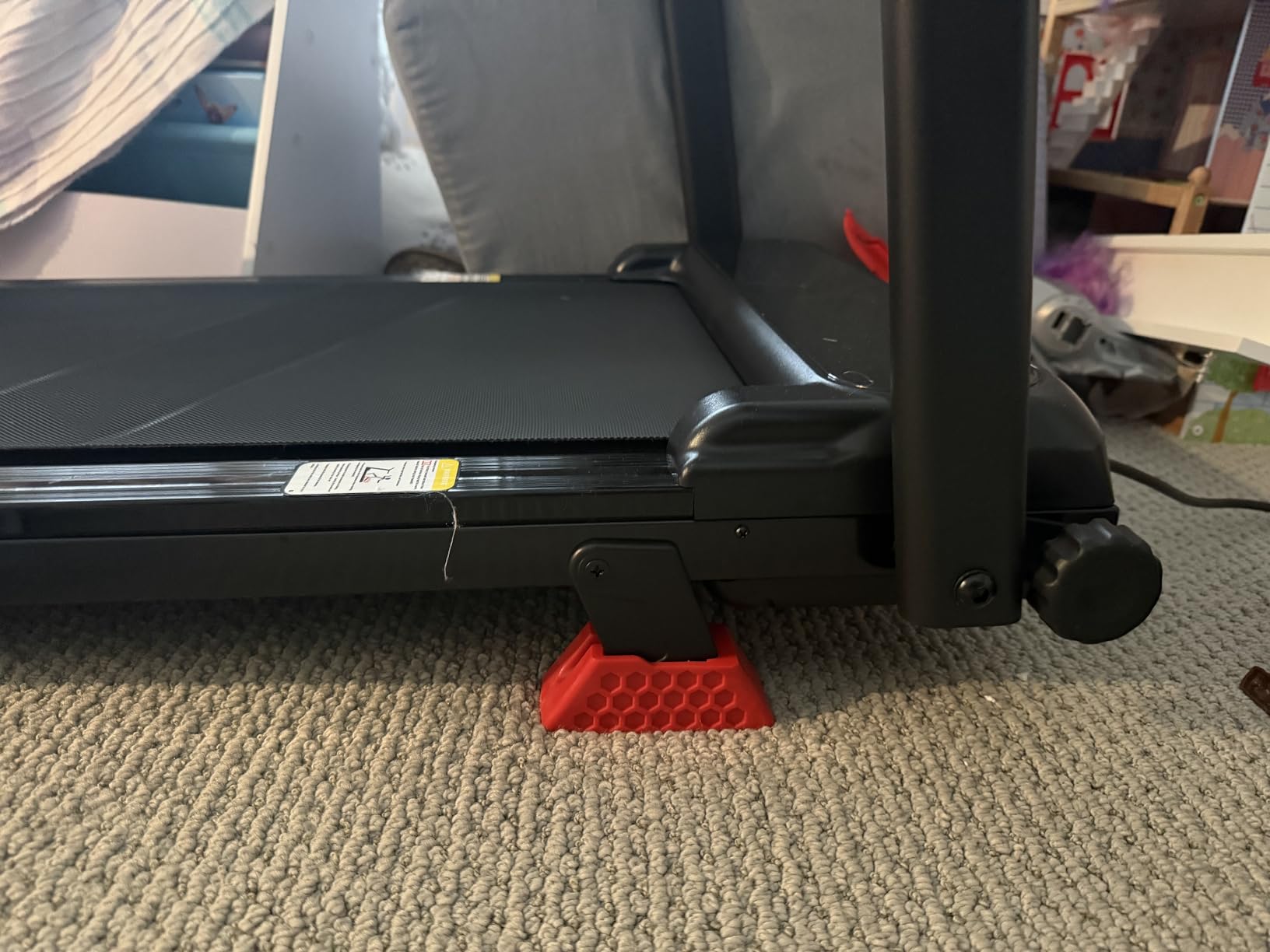 UMAY Fitness Treadmill with 20-Level 20% Auto Incline, Treadmills for Home Auto Folding with Pulse Sensors, 400 LBS Capacity, 4.0HP Quiet Brushless, Max 8.0 MPH customer photo 1
