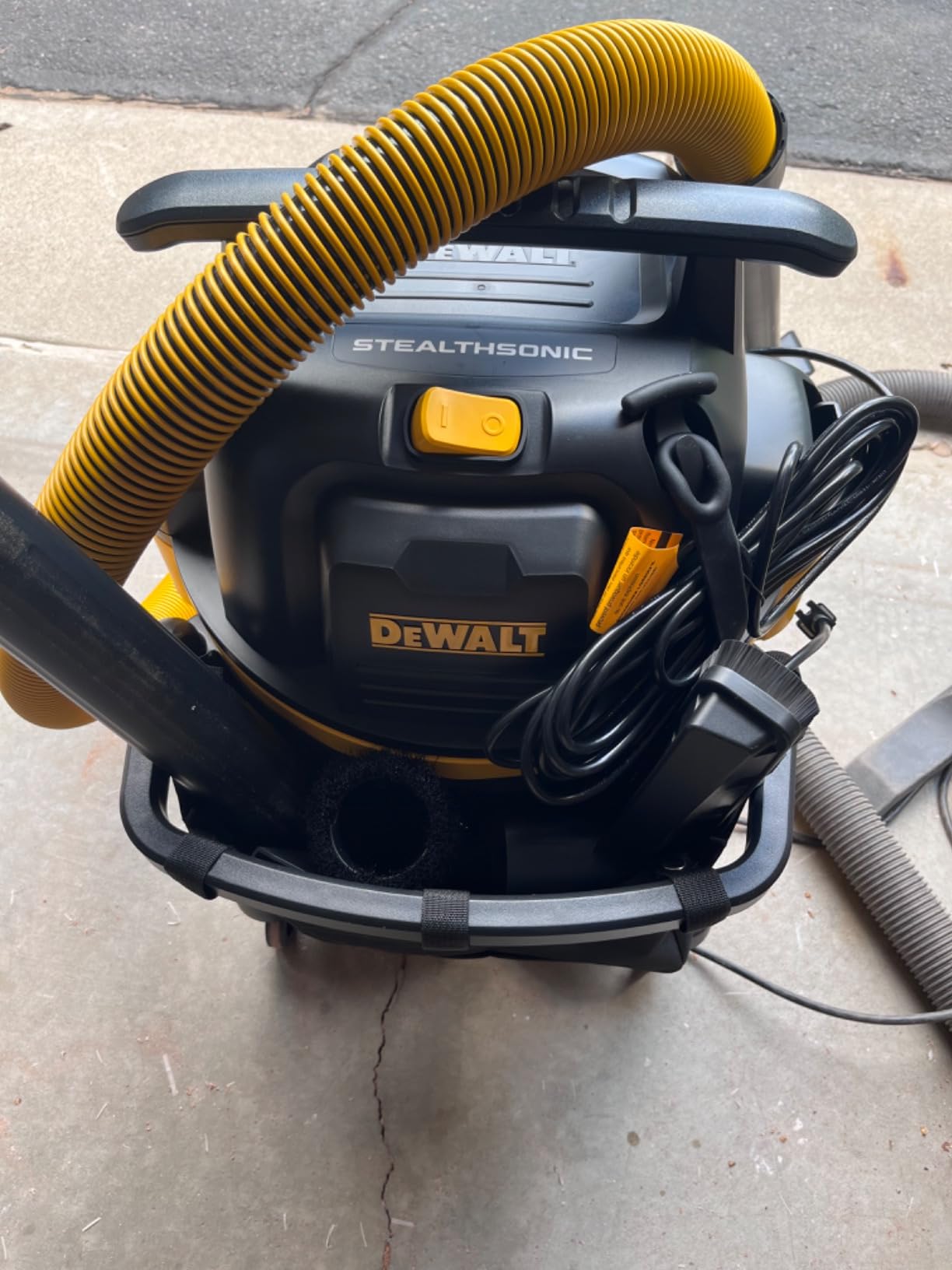 DEWALT 16 Gallon STEALTHSONIC Poly Wet/Dry Vacuum, DXV16P-QTA Noise Reduction Vac, Heavy Duty Shop Vacuum for Jobsite/Workshop, Reduce Motor Noise, Yellow customer photo 1