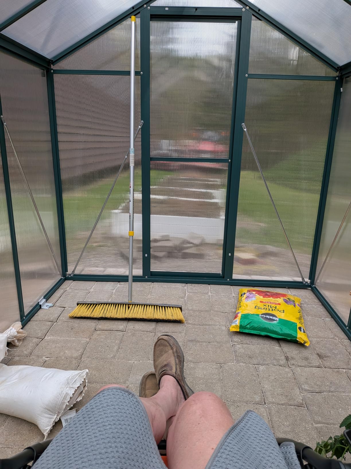 GarveeHome 6X8 FT Greenhouse, Walk-in Greenhouse Kit with Aluminum Frame, Polycarbonate Panels, Adjustable Roof Vent, Sliding Door, Secure Lock for Outside Garden, Patio, Backyard customer photo 1