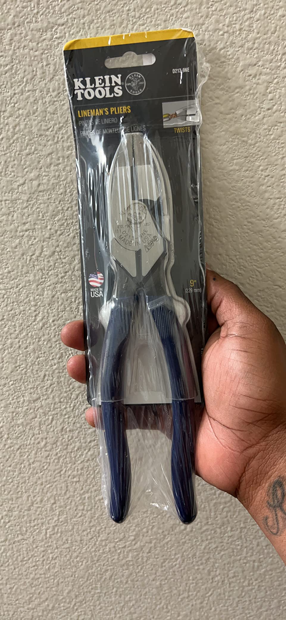 Klein Tools D213-9NE Pliers, Made in USA, 9-Inch Side Cutters, High Leverage Linesman Pliers Cut Copper, Aluminum and other Soft Metals customer photo 1