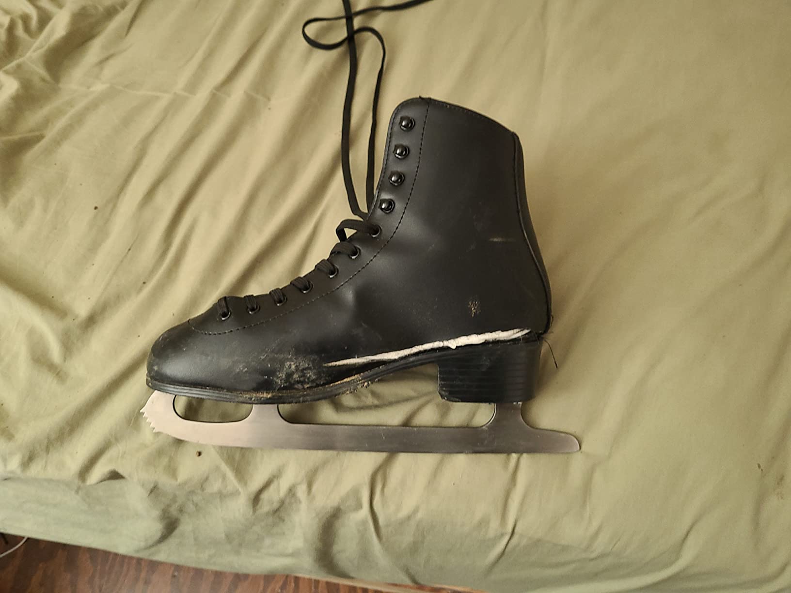 American Athletic Tricot Lined Men's Ice Skates - Recreational Figure Skates with Ankle Support, Padded Lining, Stainless Steel Blades customer photo 2
