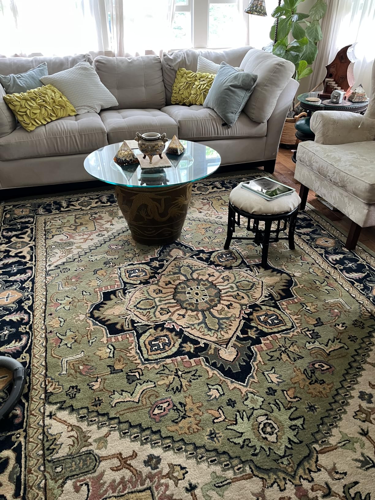 SAFAVIEH Area Rug 5x8 - Heritage Collection - Red, Handmade Wool, Traditional Oriental Medallion Design, Ideal for Living Room, Bedroom, Dining Space (HG625A) customer photo 2