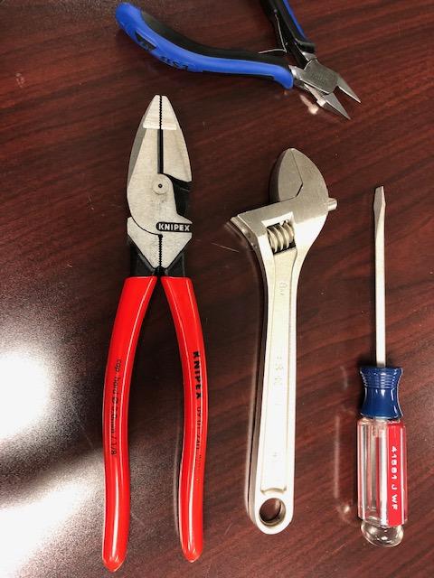 KNIPEX Tools 09 01 240 SBA High Leverage Lineman's Pliers, 9.5-Inch customer photo 1